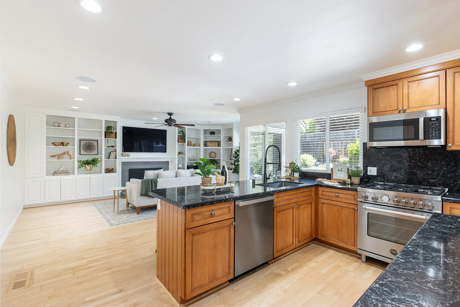 0600 Kitchen-001.jpg