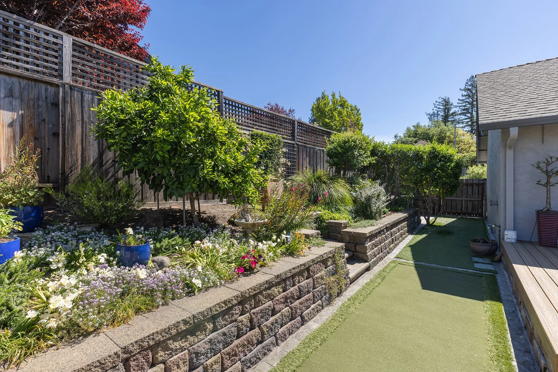1500 Back Exterior-014.jpg