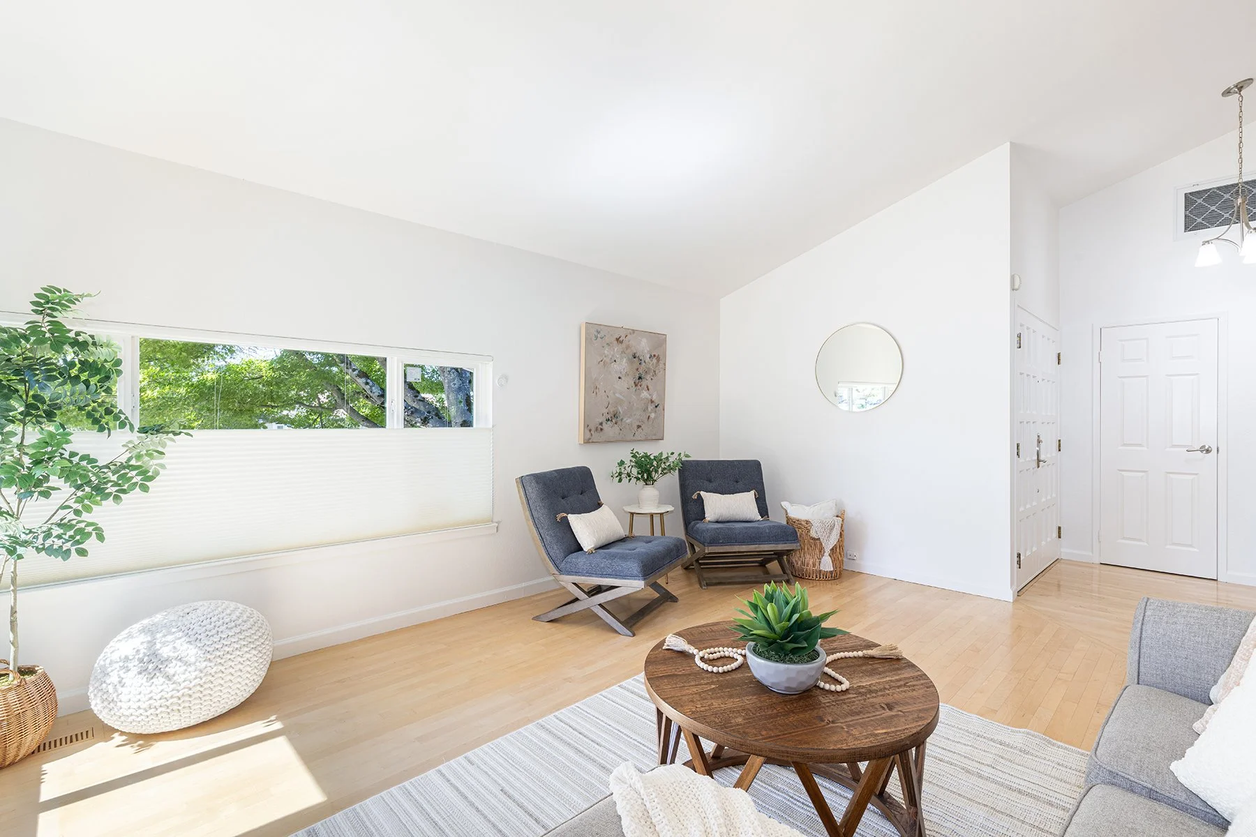 0300 Living Room-003.jpg
