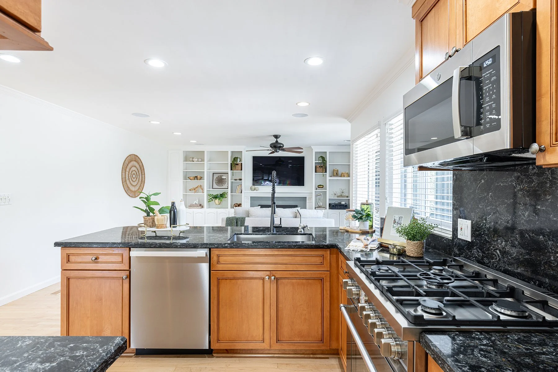 0600 Kitchen-006.jpg