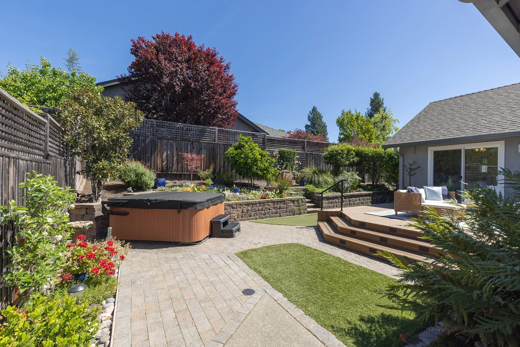 1500 Back Exterior-002.jpg
