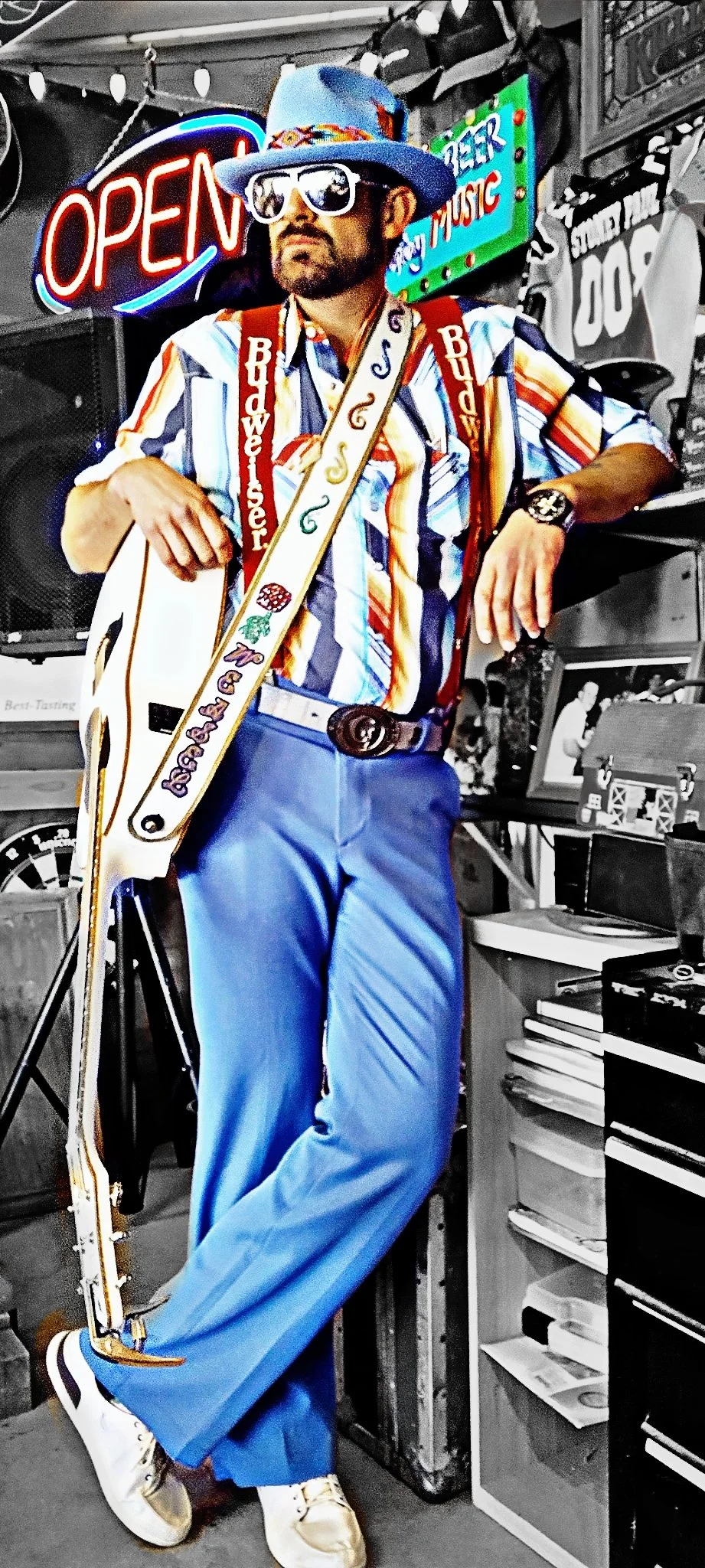 Picsart_23-02-05_10-59-21-254.jpg
