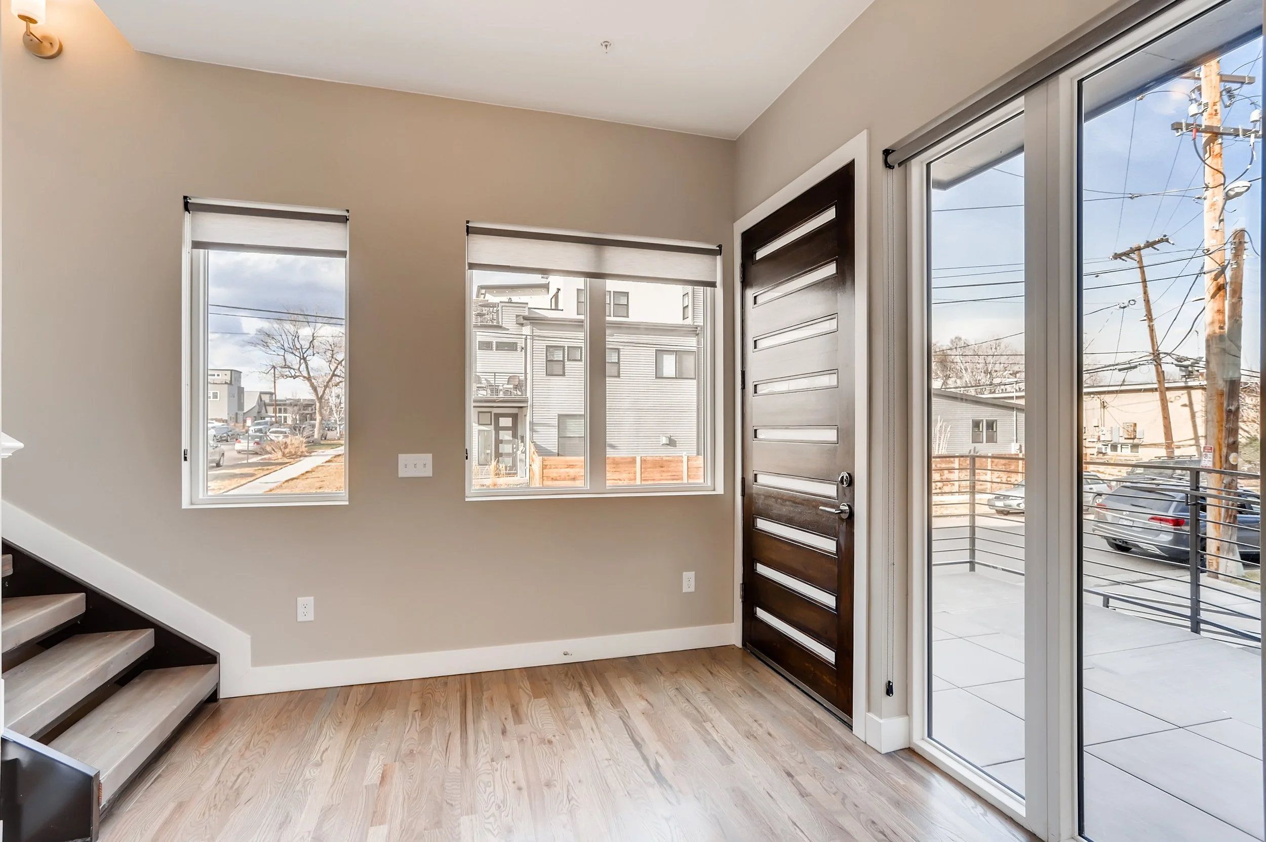 06 Foyer 1583864360313.jpg