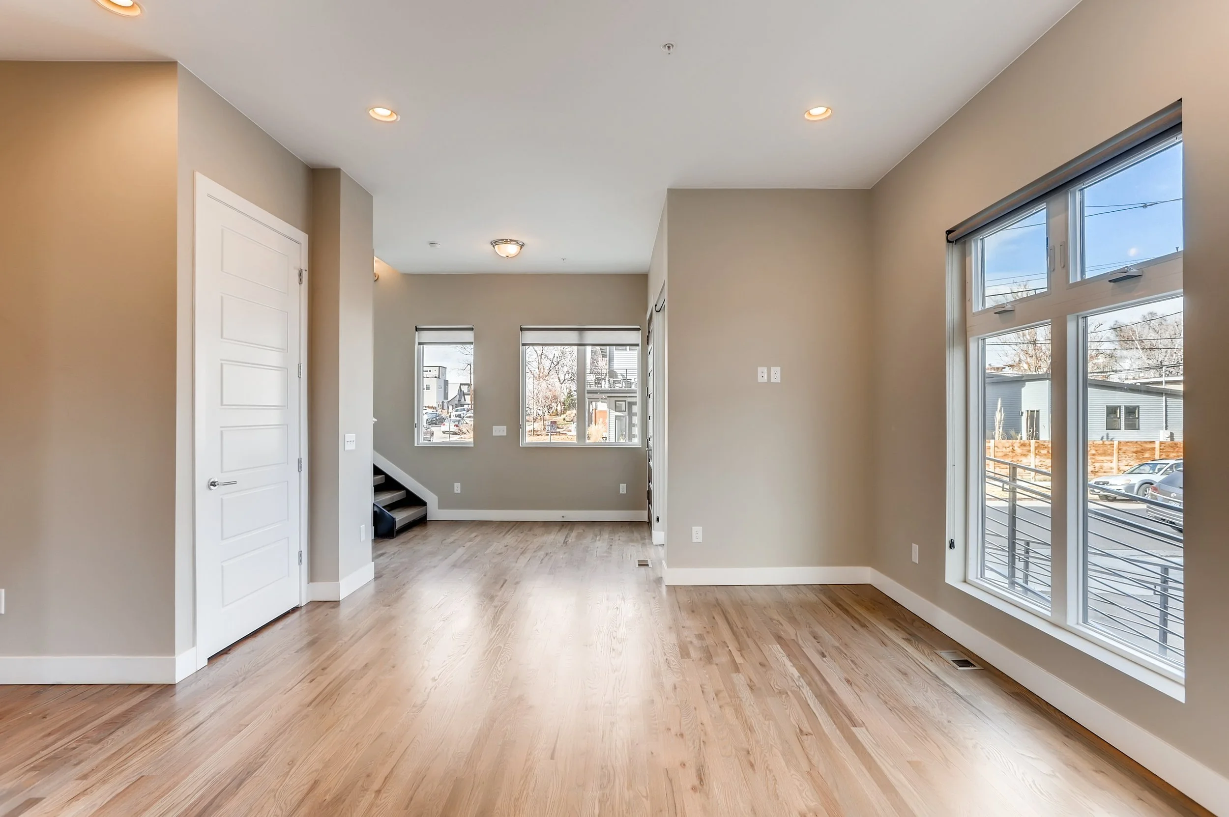 08 Living Room 1583864360407.jpg