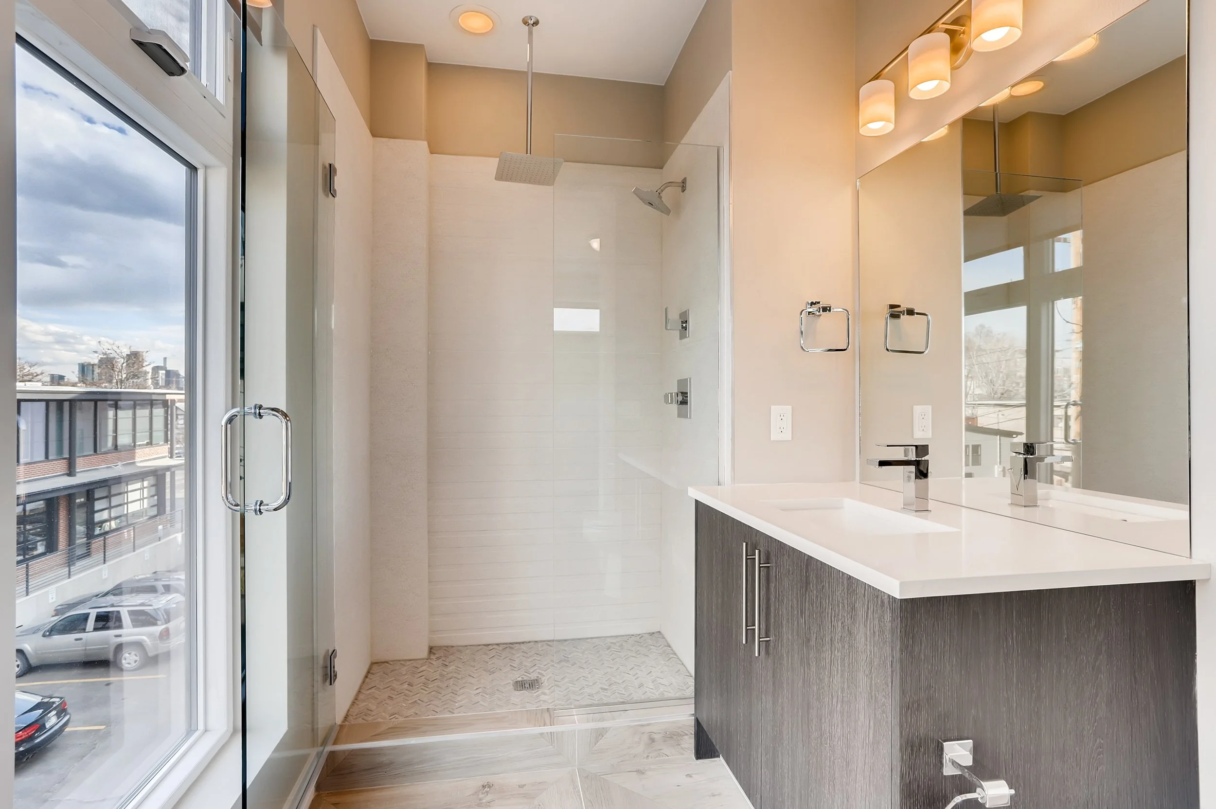 19 2nd Floor Master Bathroom 1583864365643.jpg