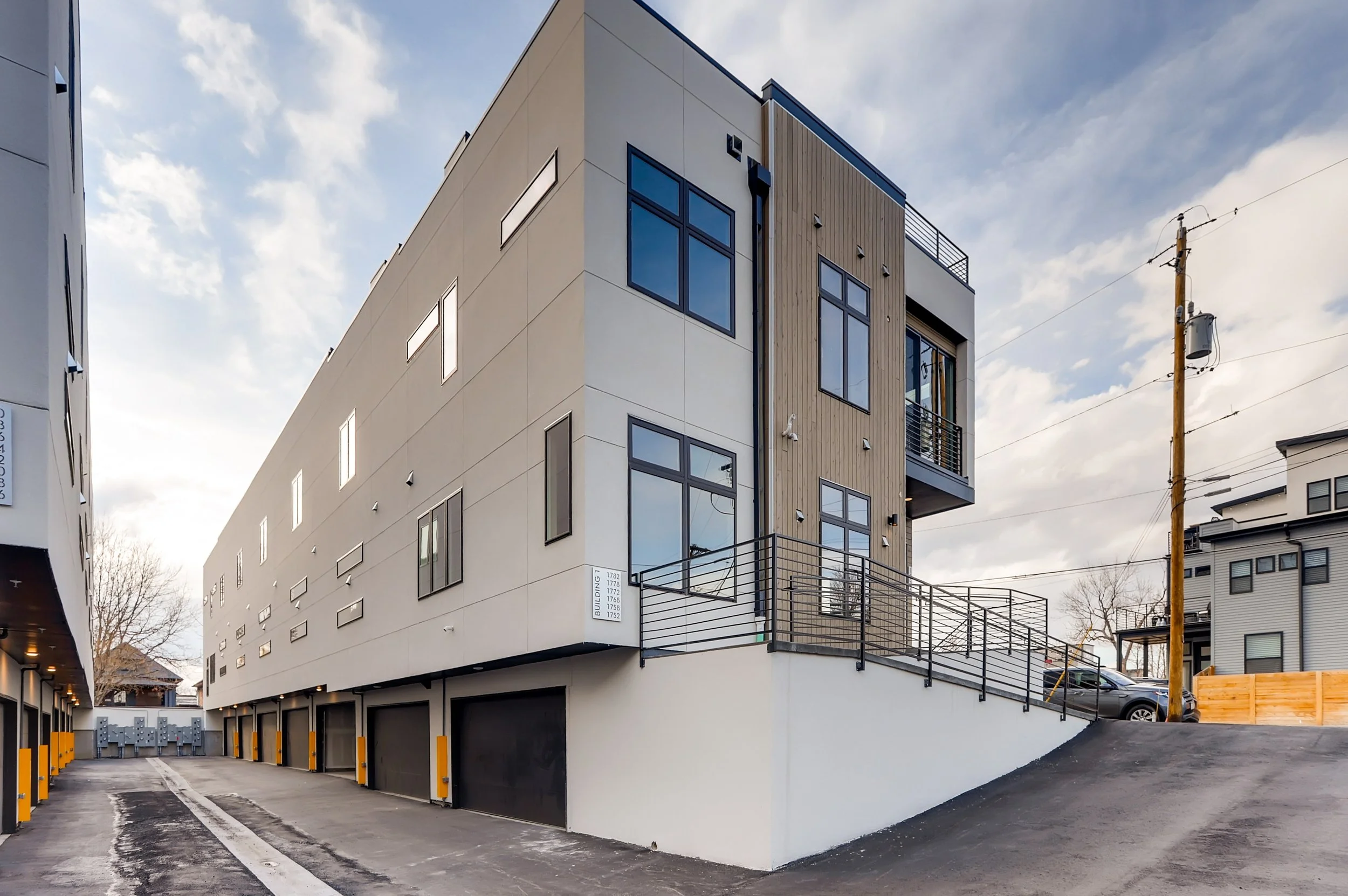 31 Exterior Rear 1583864365978 copy.jpg