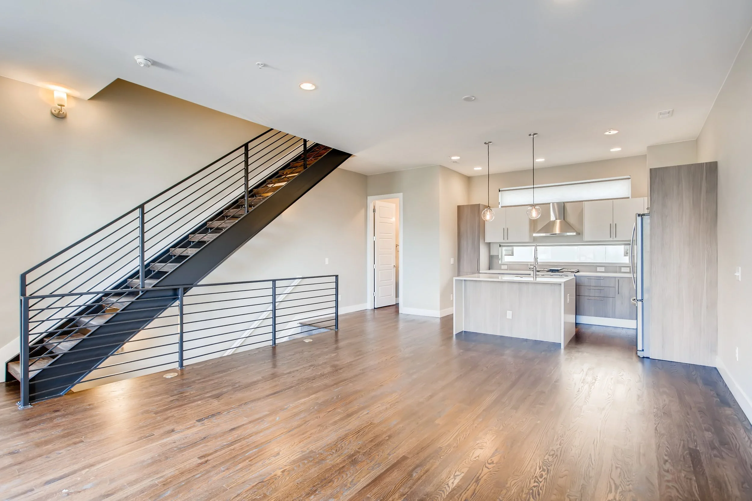 11 Living Room 1583950084644.jpg