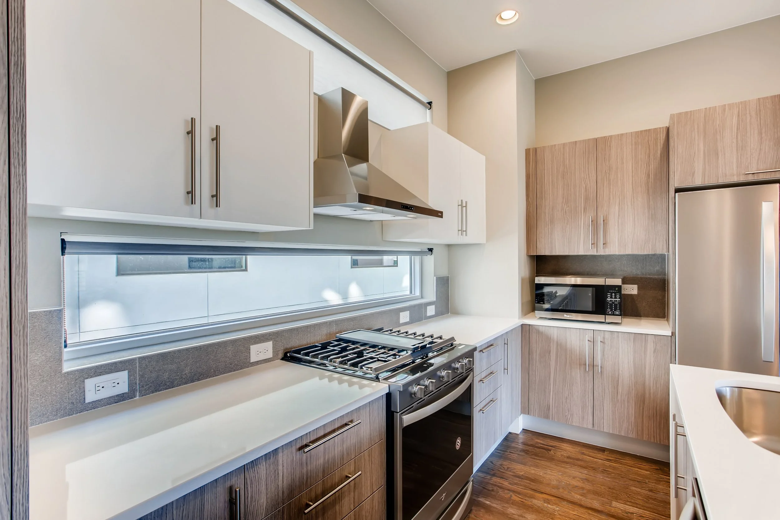 19 Kitchen 1583950084371.jpg