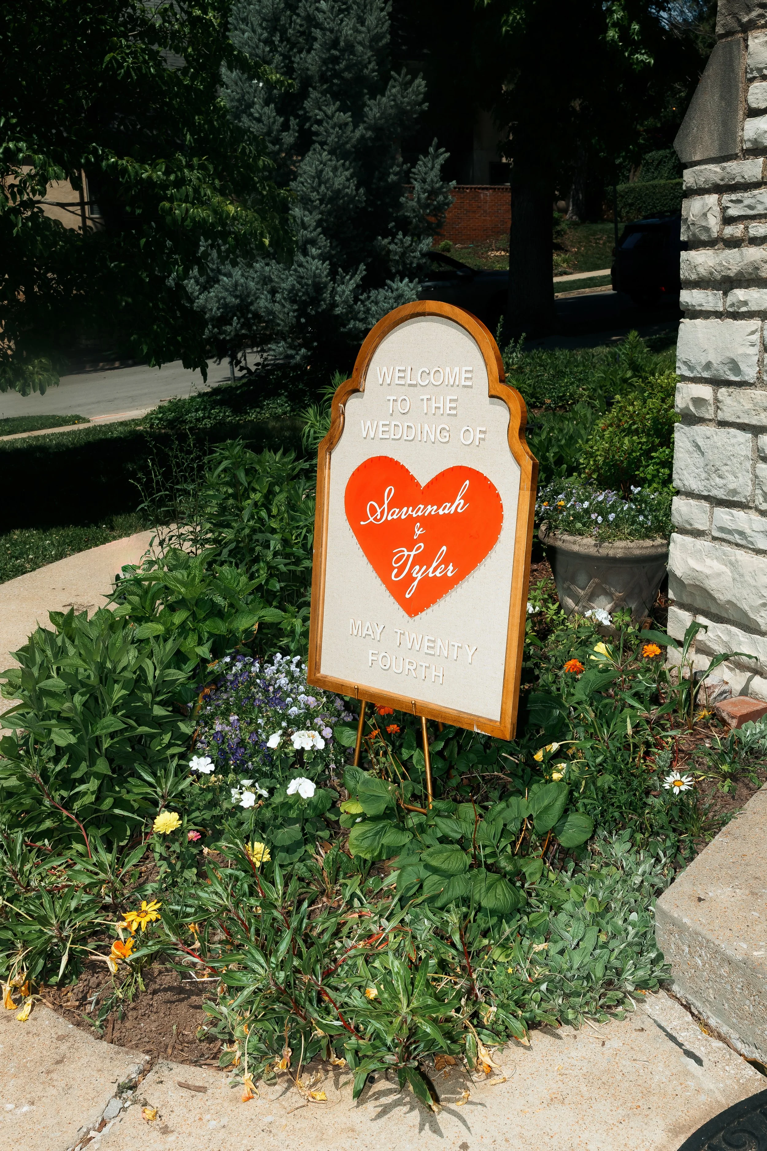 savannah-tyler-pilgrim-chapel-kcmo-15.jpg