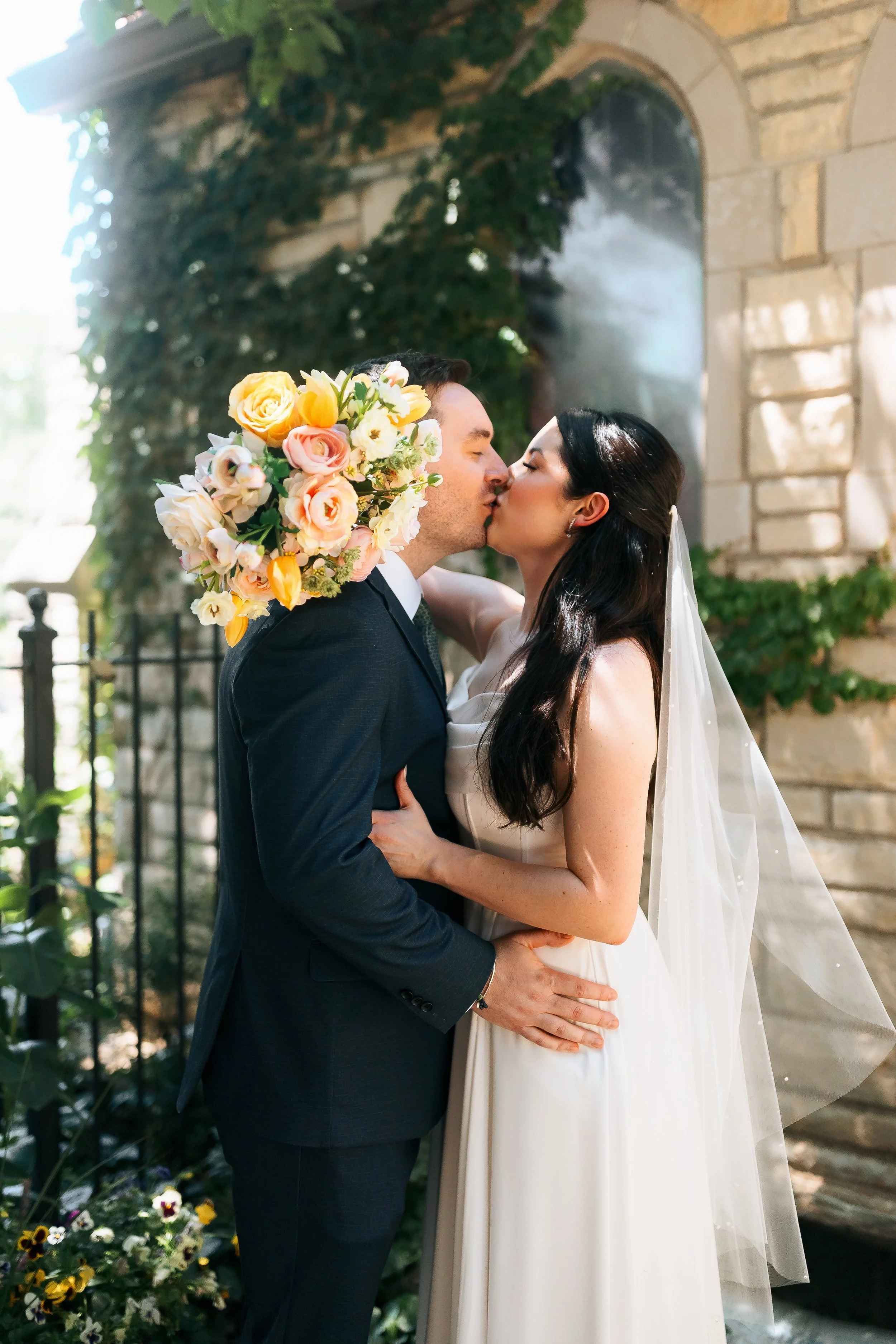 savanah-tyler-pilgrim-chapel-kcmo-11.jpg