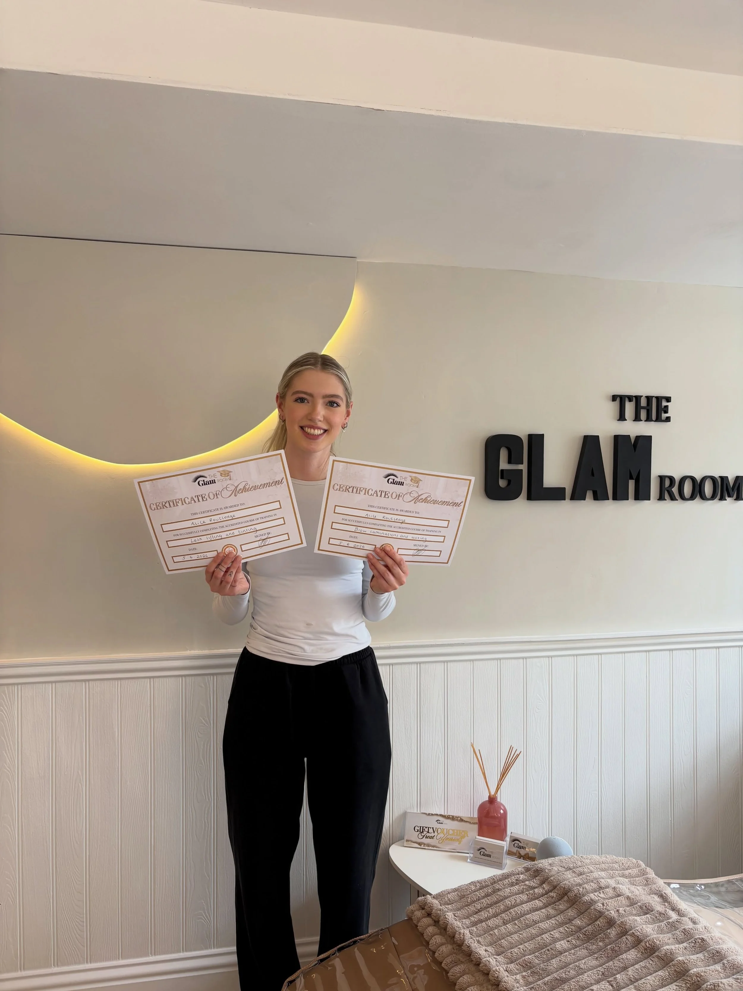 Massive well done to Alice who completed her Lash Lift &amp; Brow Lam course. She absolutely smashed it and can&rsquo;t wait to see her grow! 🪽

🎓 Lash Lift &amp; Brow Lamination Combined Course (2 Days)
Learn TWO of the most in-demand treatments &