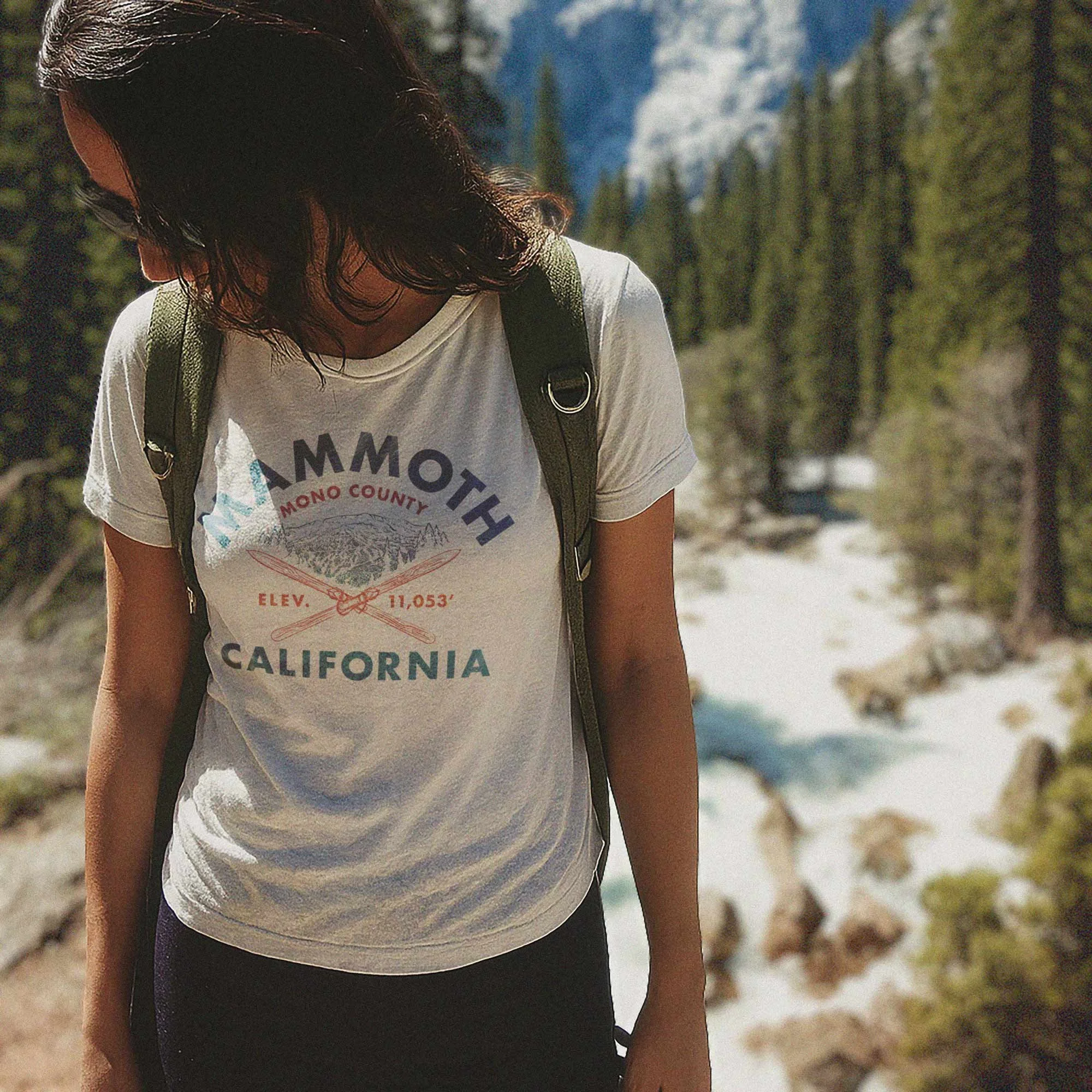 women-wearing-mammoth-mountain-graphic-tee.jpg