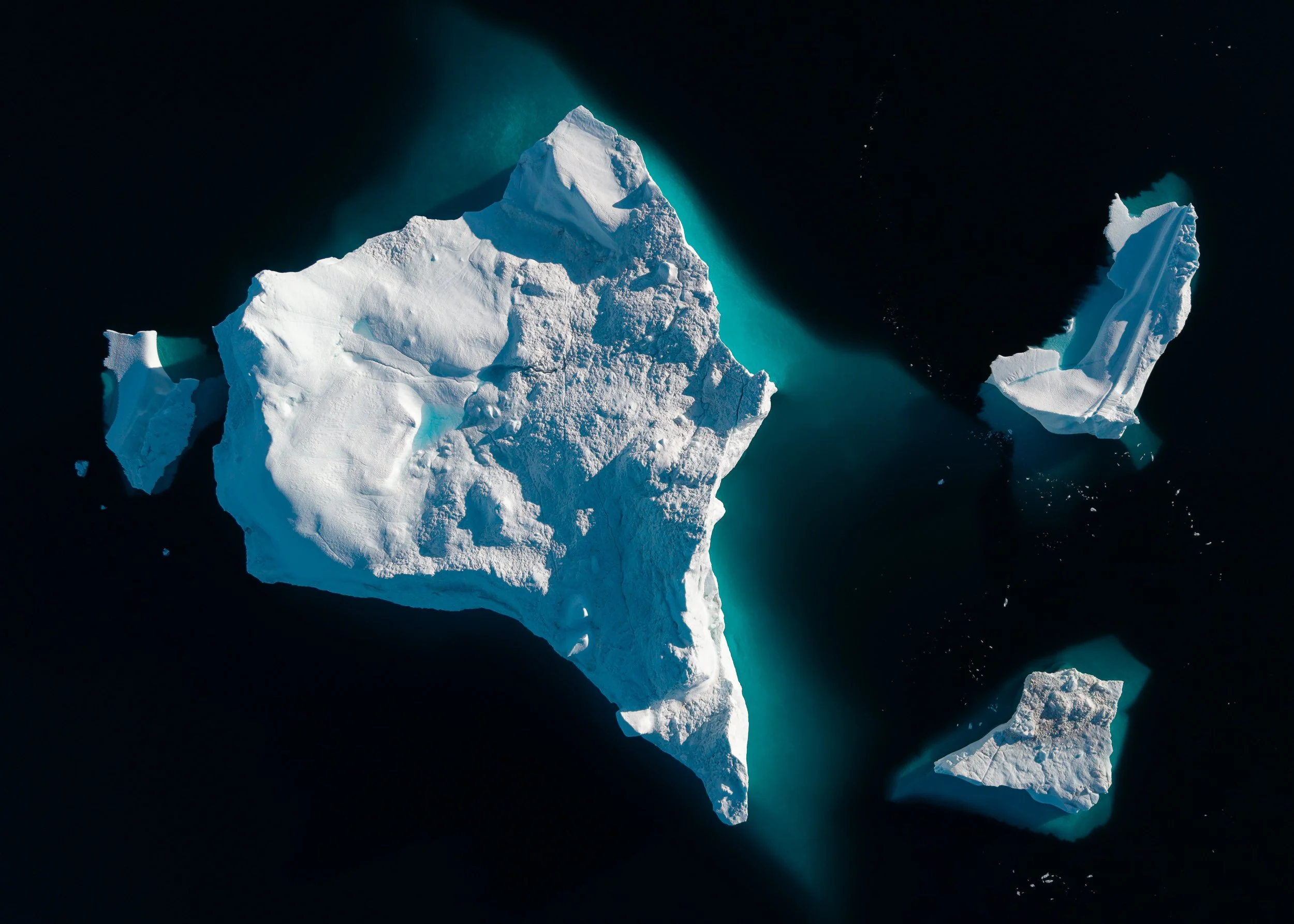 Greenland_aerials_sculpted ice_2025-1.jpg