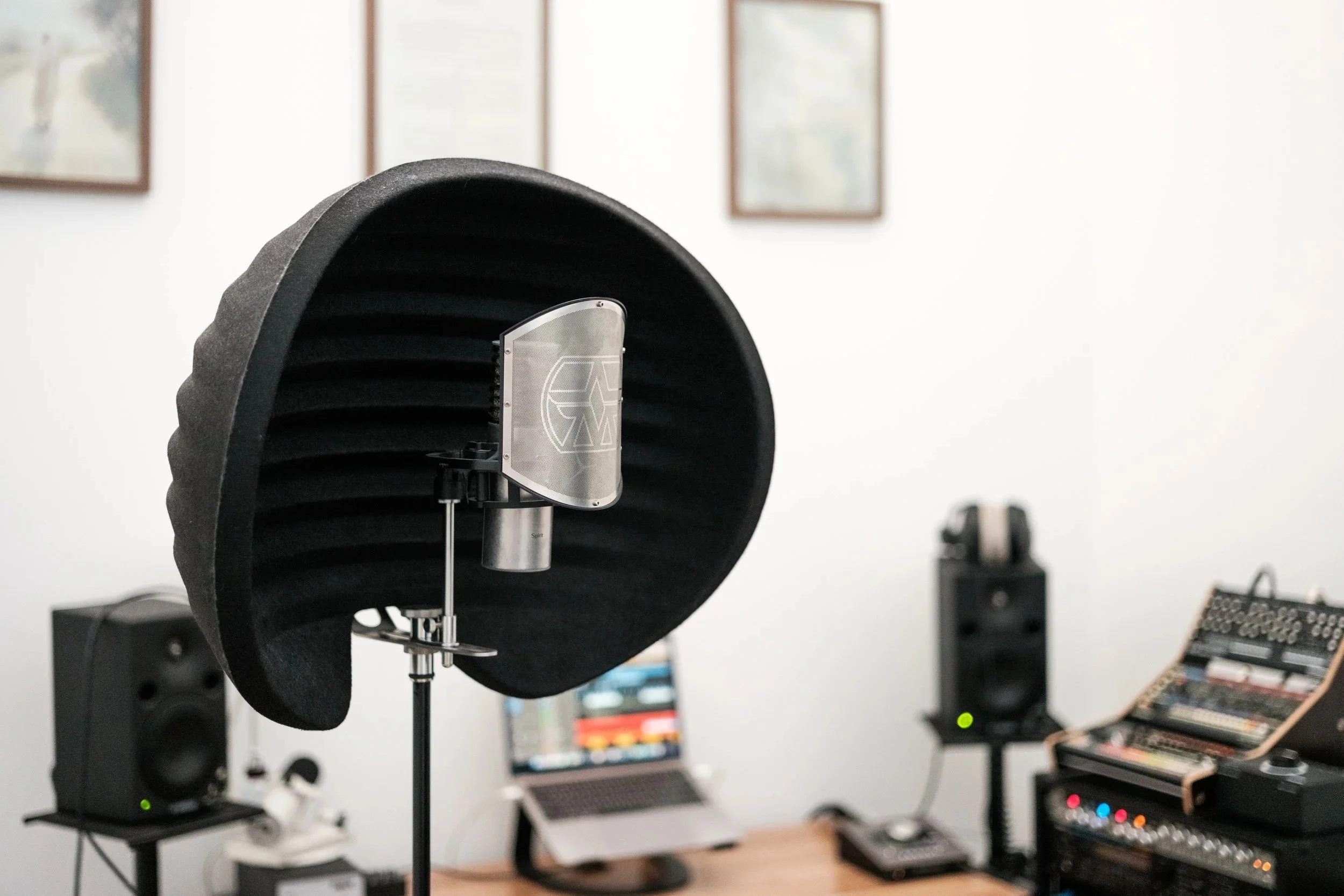 Recording - 
High-quality remote recording for guitar, bass, synths and drums to elevate your tracks with professional musicianship and production.