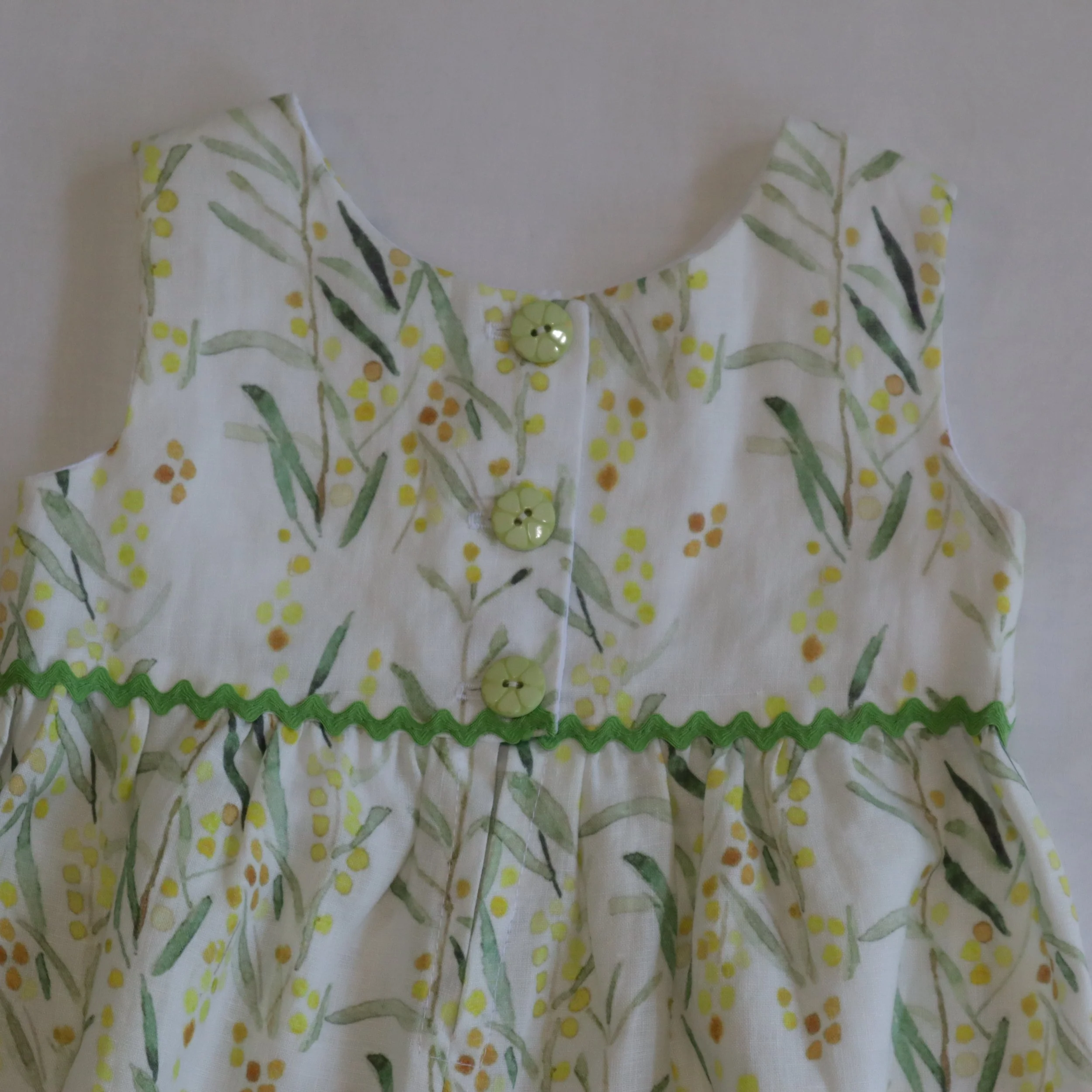 Linen oncesie back bodice.JPG