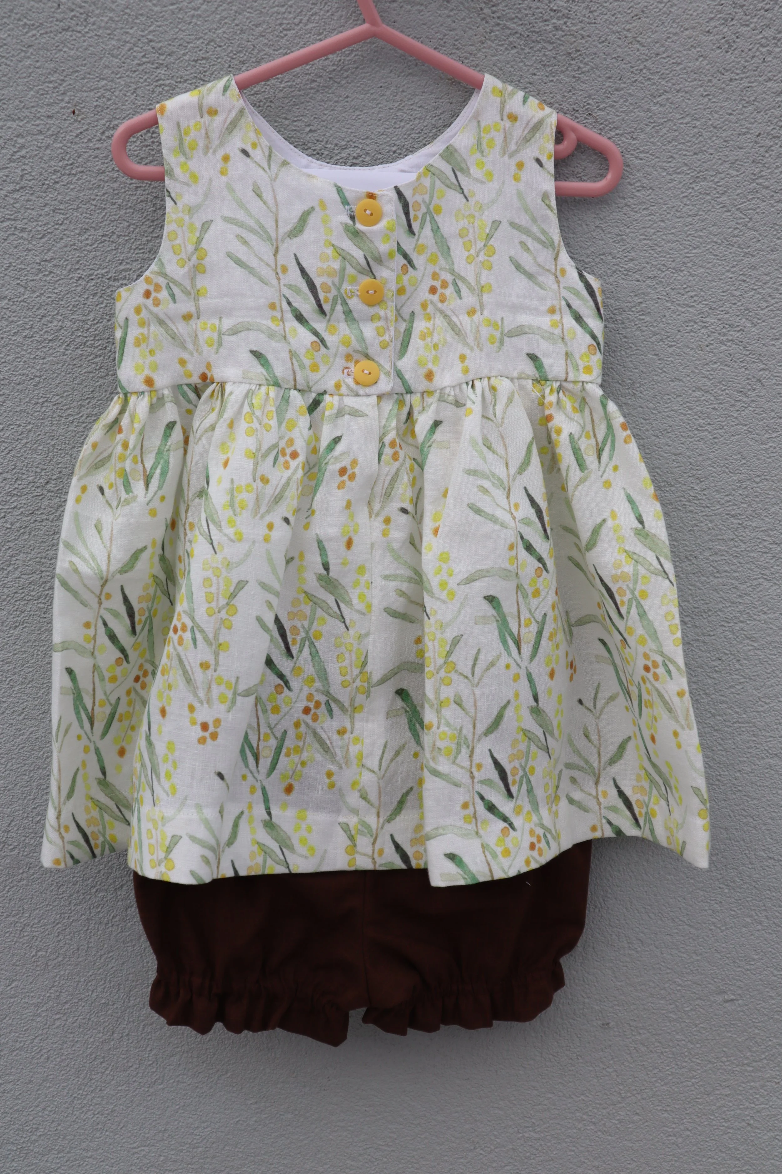 Linen top and bottom with portigal lace size medium back.JPG