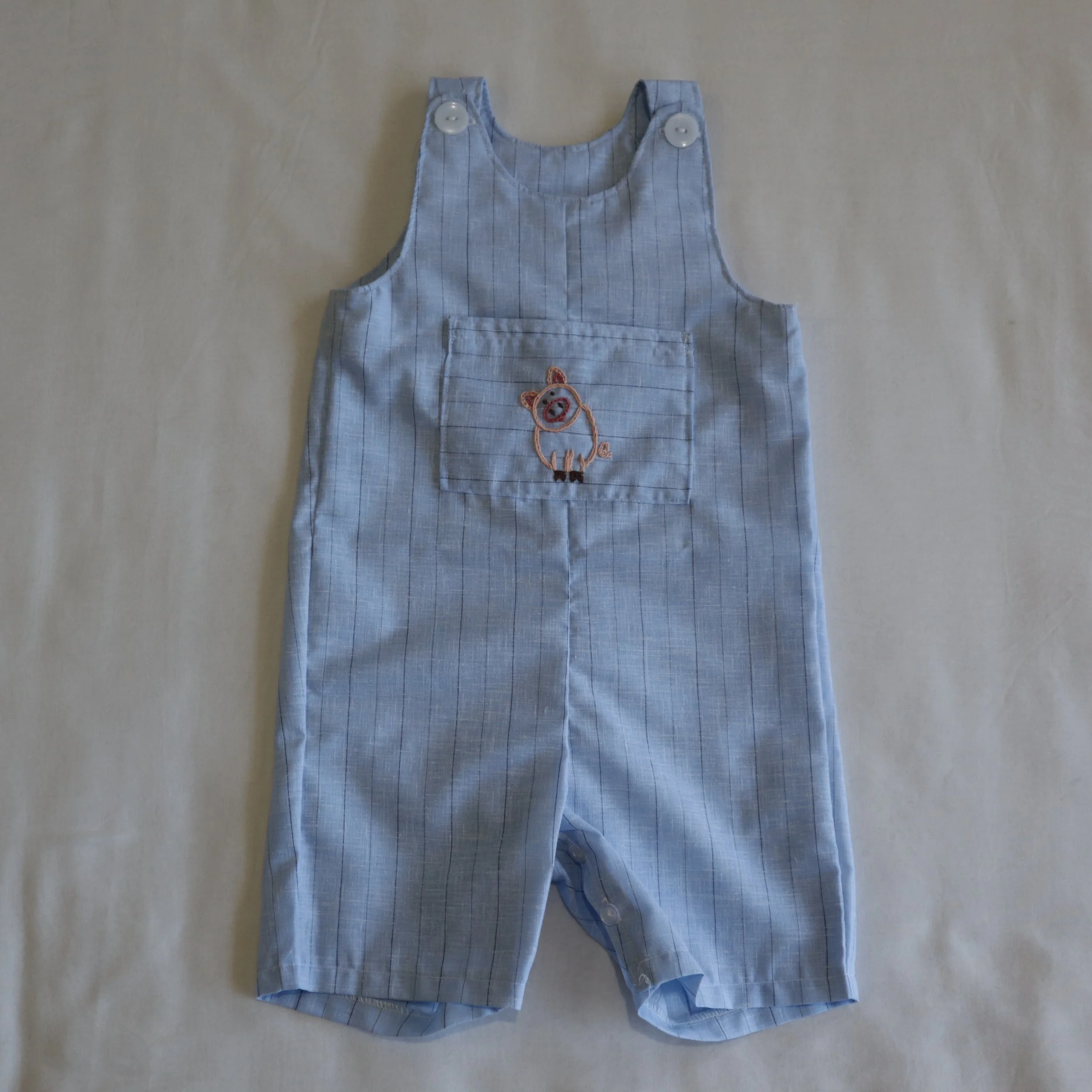 Pig embroided overall front pocket (2).JPG