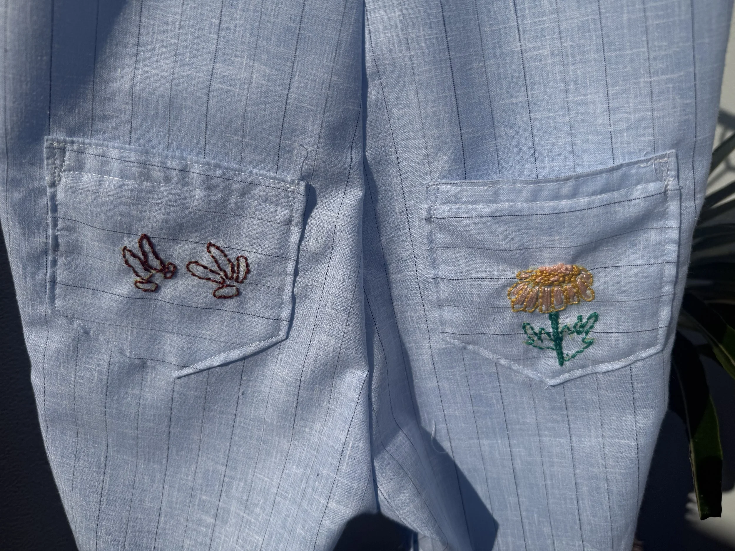 Pig embroidered extra large back pockets.jpeg