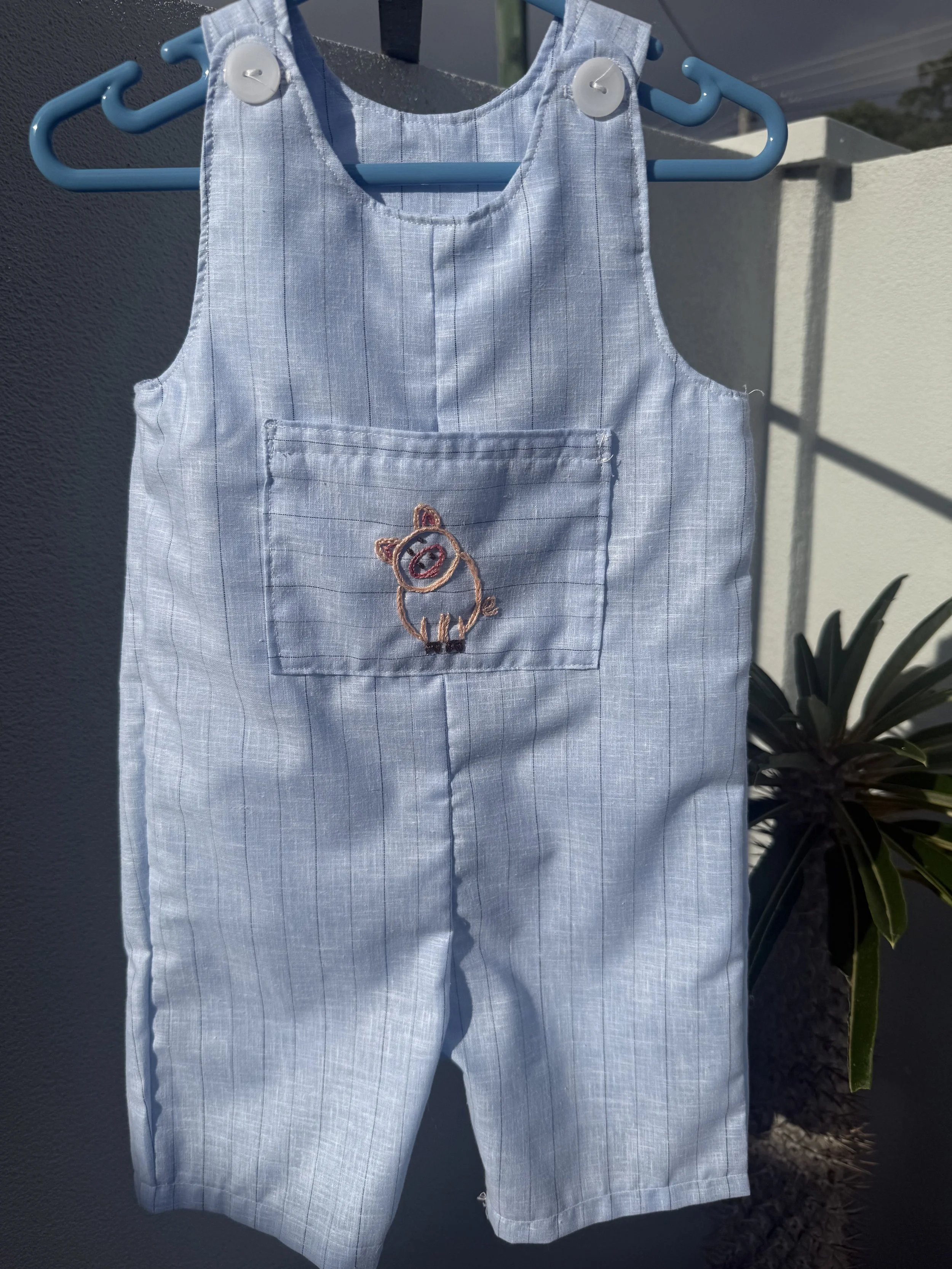 Organic Cotton Pig Hand-Embroidered Baby Romper/Overall (extra-large size 12-18 months)