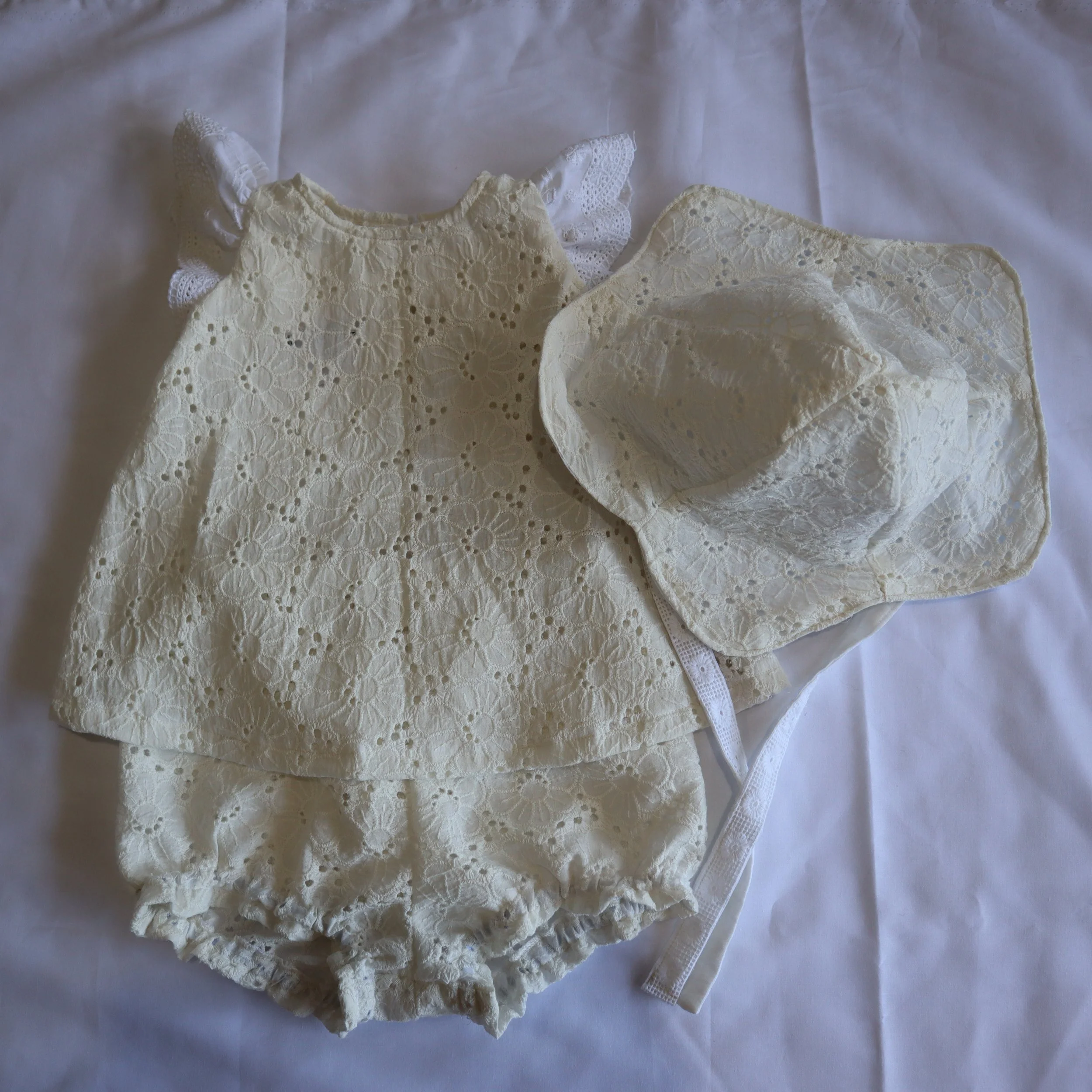 Sun hat baby outfit top and bottoms.JPG