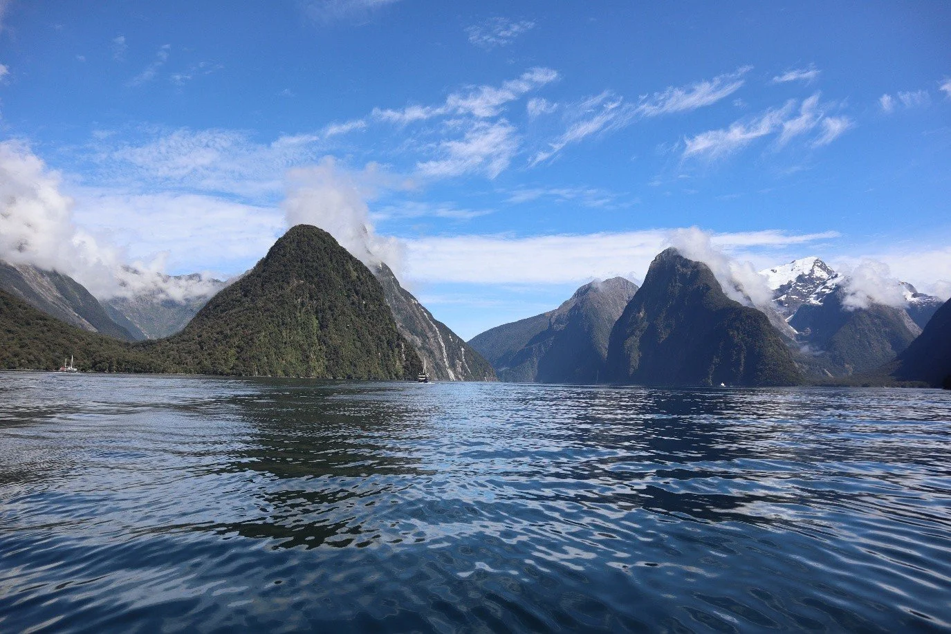 Milford sounds NZ south Island