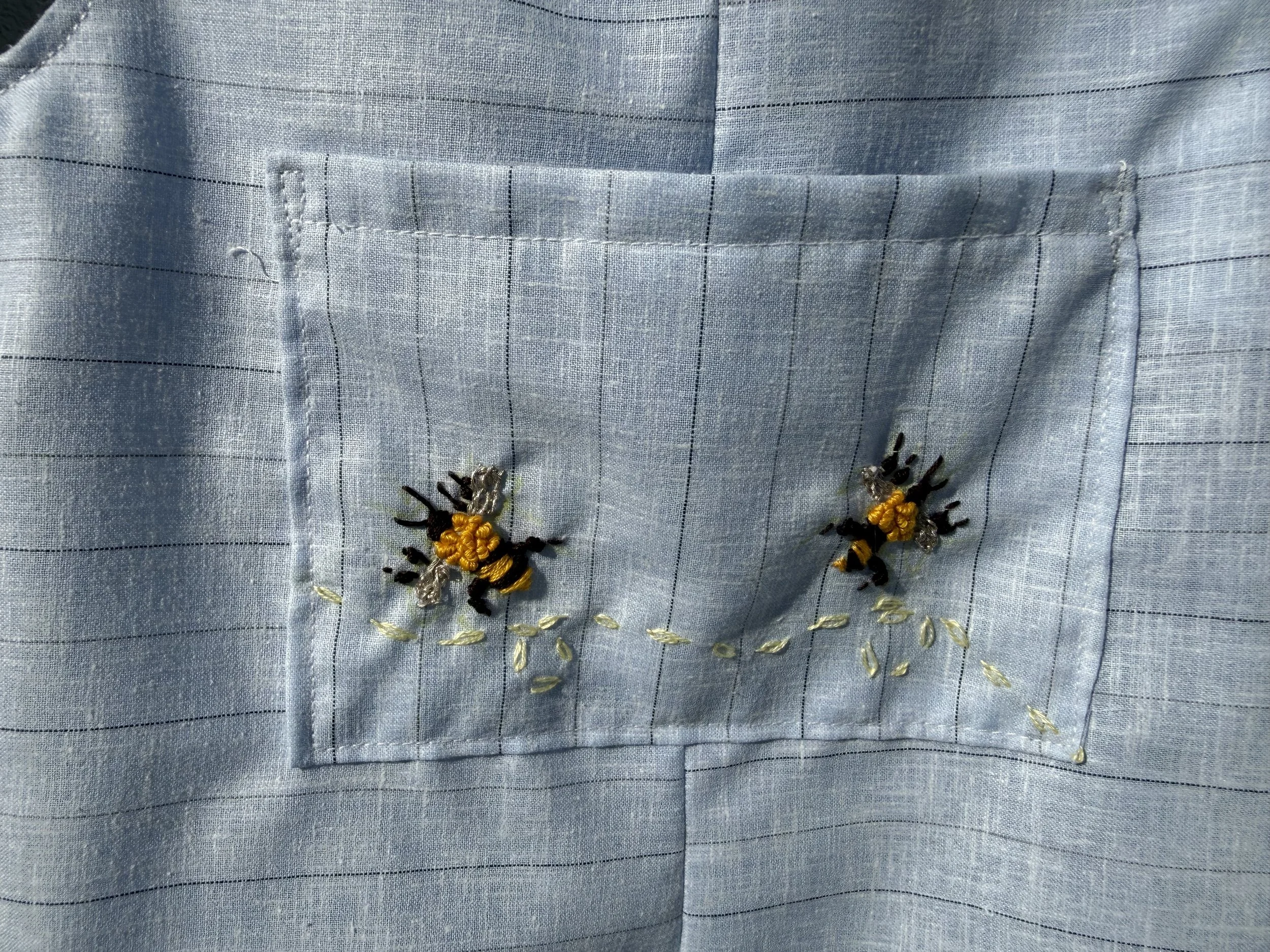 Bee embroidered extra large front pocket.jpeg