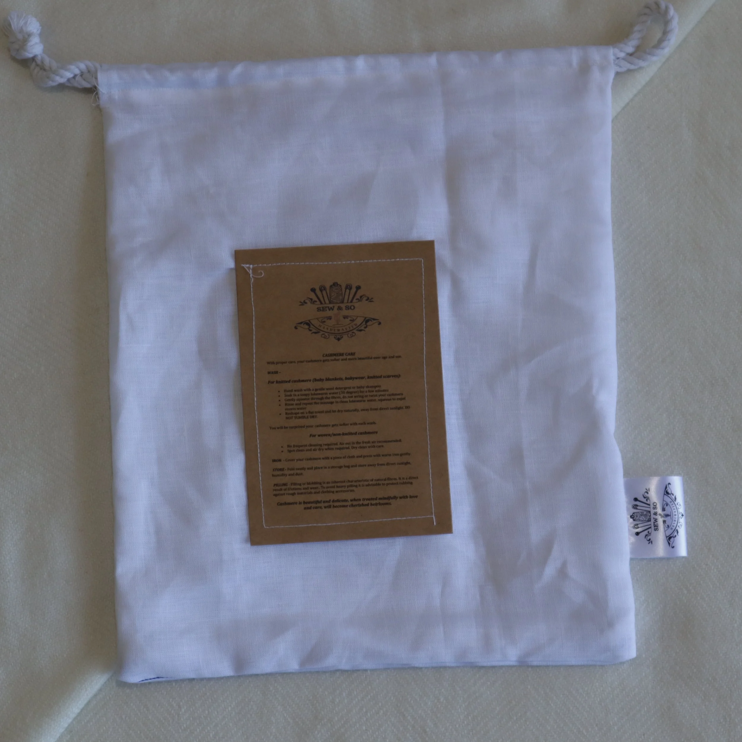100% ultra fine europen linen dust bag for Cashmere toddler blankets.JPG