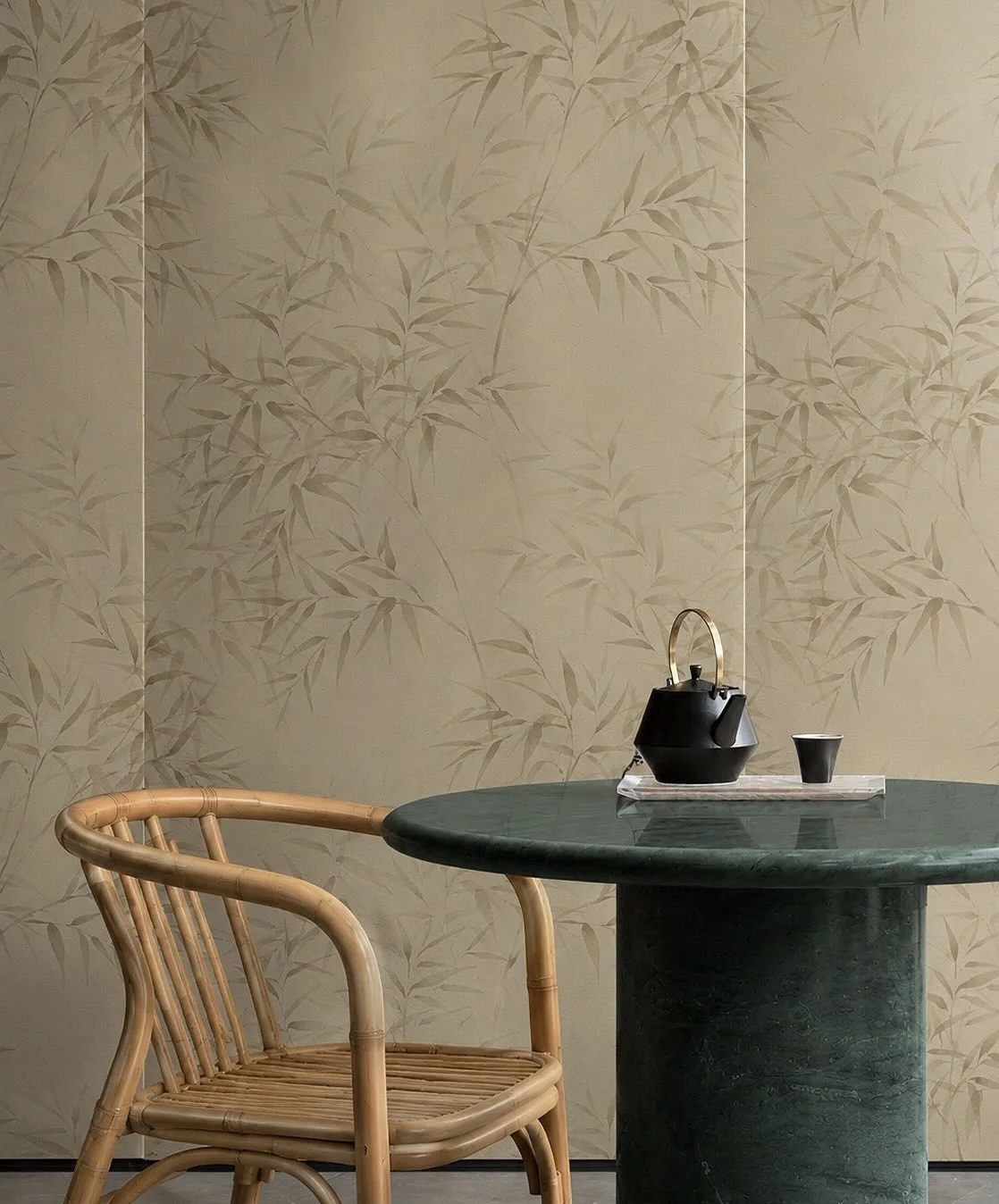 .
The softness of ink,
the quiet texture of washi paper.
A bamboo landscape wrapped in stillness.

墨の揺らぎと、和紙の余白。
静けさを纏う竹の風景。

Designed by KAI DESIGN STUDIO
