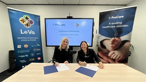 bindi-norwell-and-denise-kingi-ulu-ave-signing-partnership.jpg