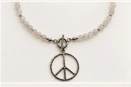06_peace_necklace.jpg