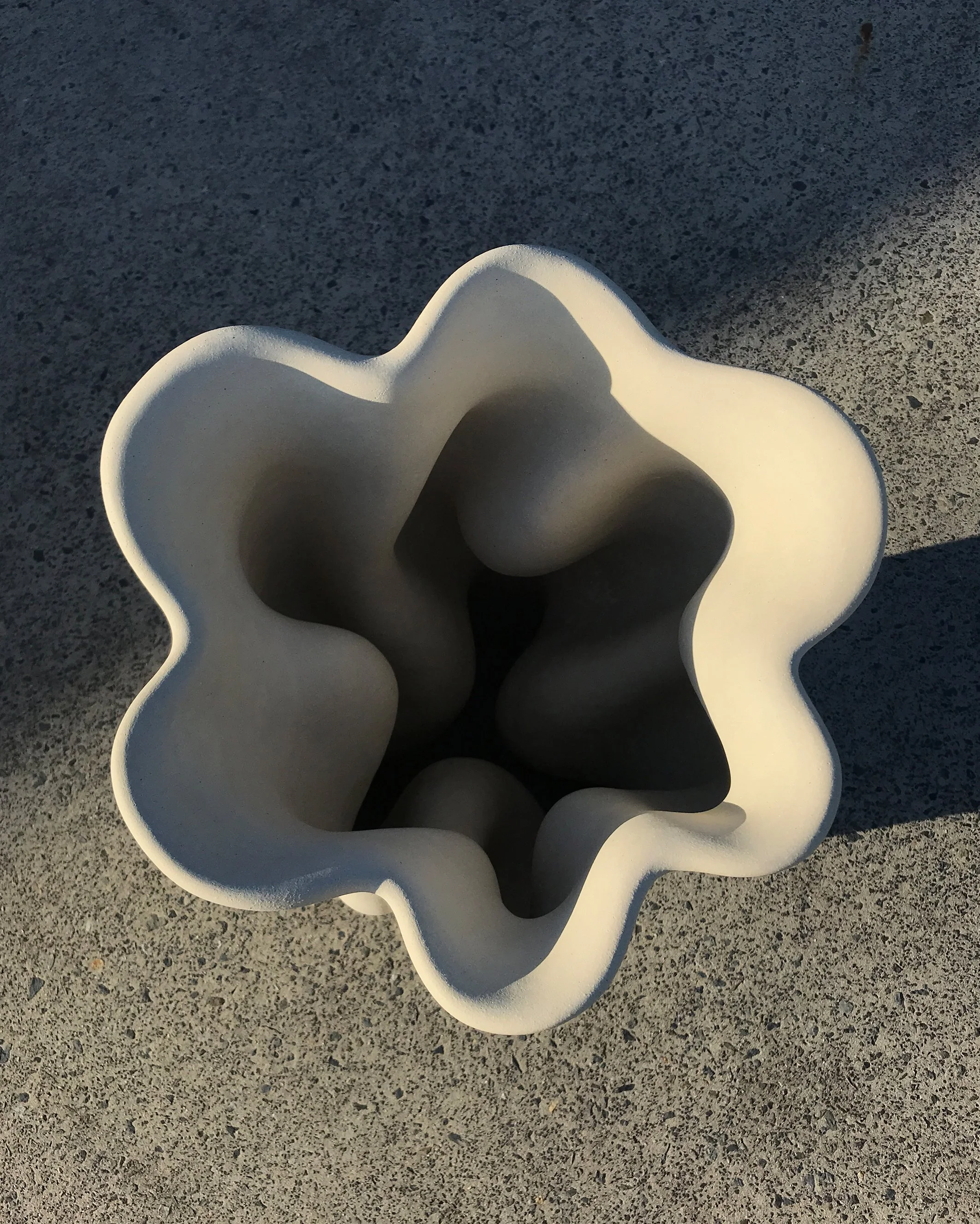 230917_Josh-Galletly_Pressure-Mediation_Ceramic-Vase-11_10_WEB.jpg