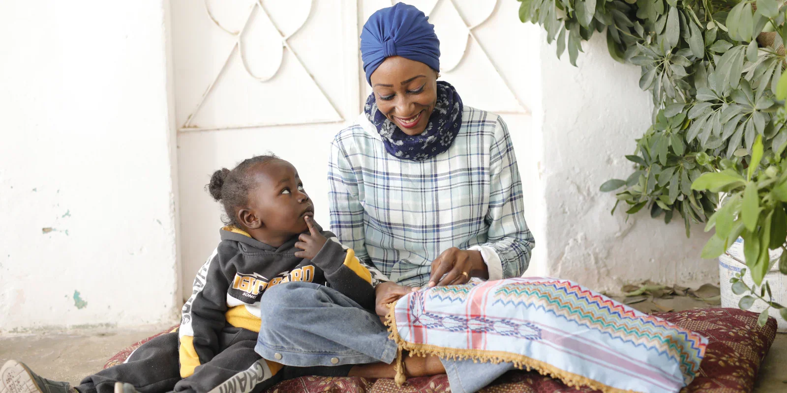SEP Artists and their children have access to social impact programmes developed in response to expressed needs, including educational activities at the SEP Cultural Center.