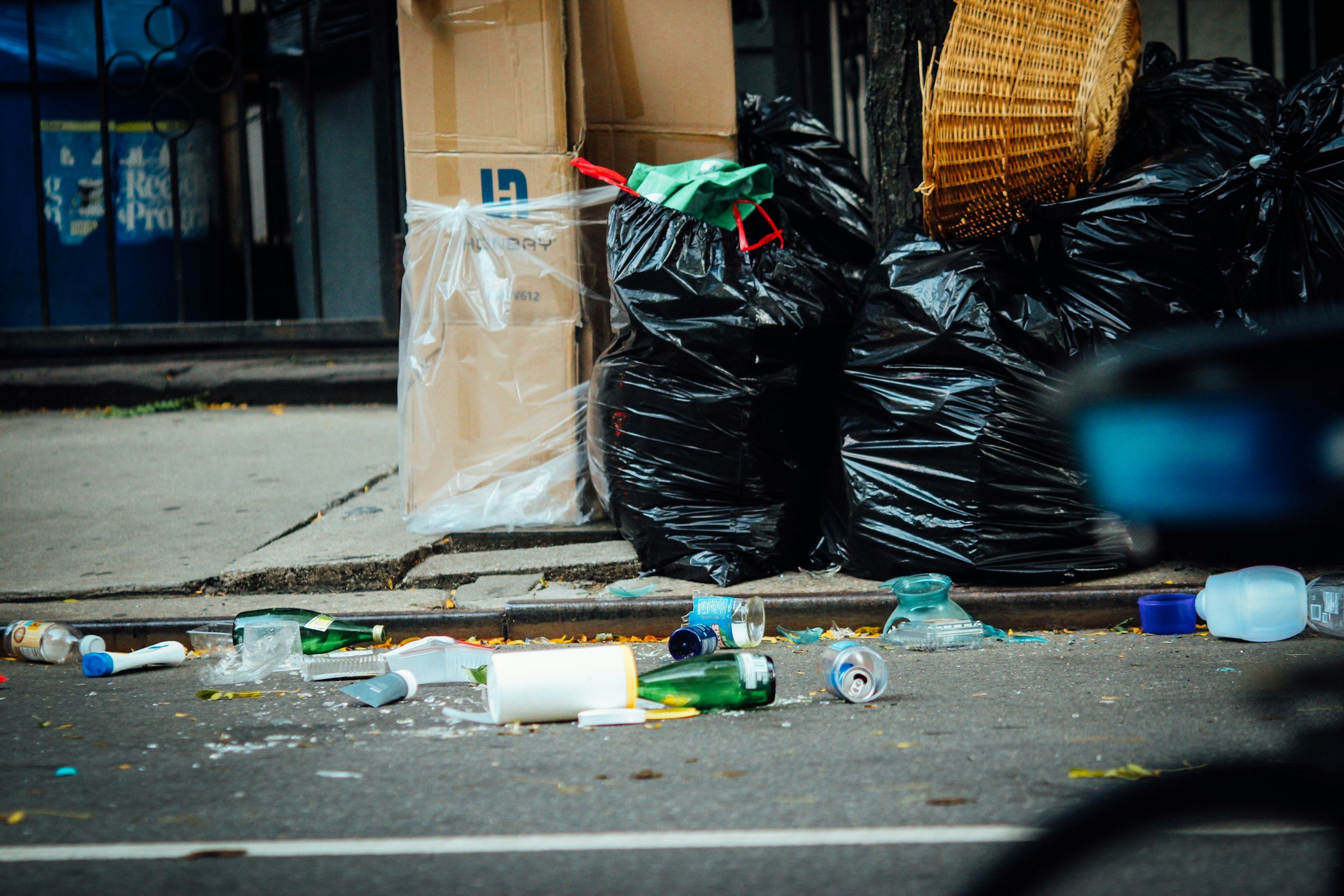 Commercial and household rubbish collection service with bagged waste and hard rubbish removal in Melbourne.