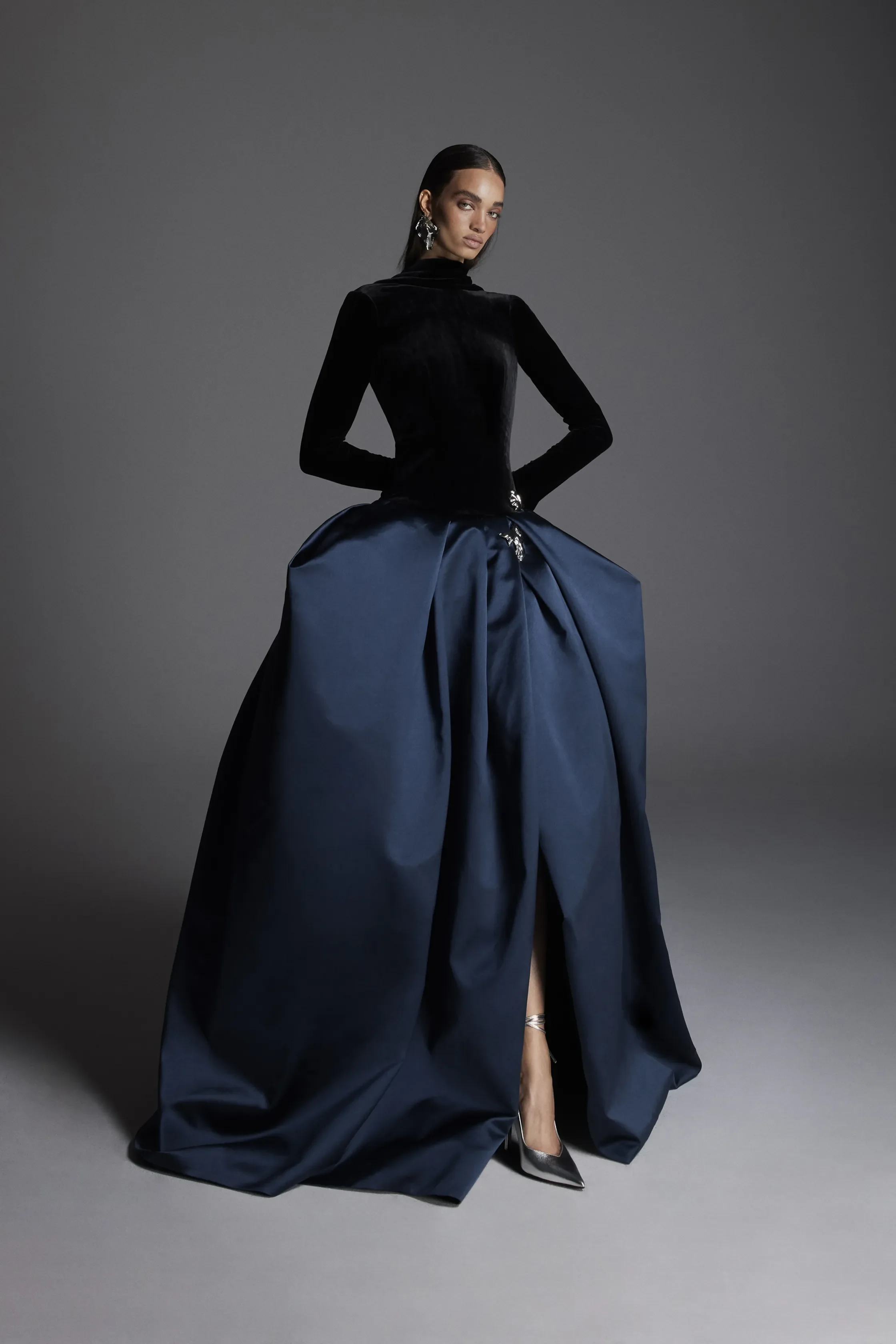 00027-monique-lhuillier-fall-2026-ready-to-wear-credit-brand.webp