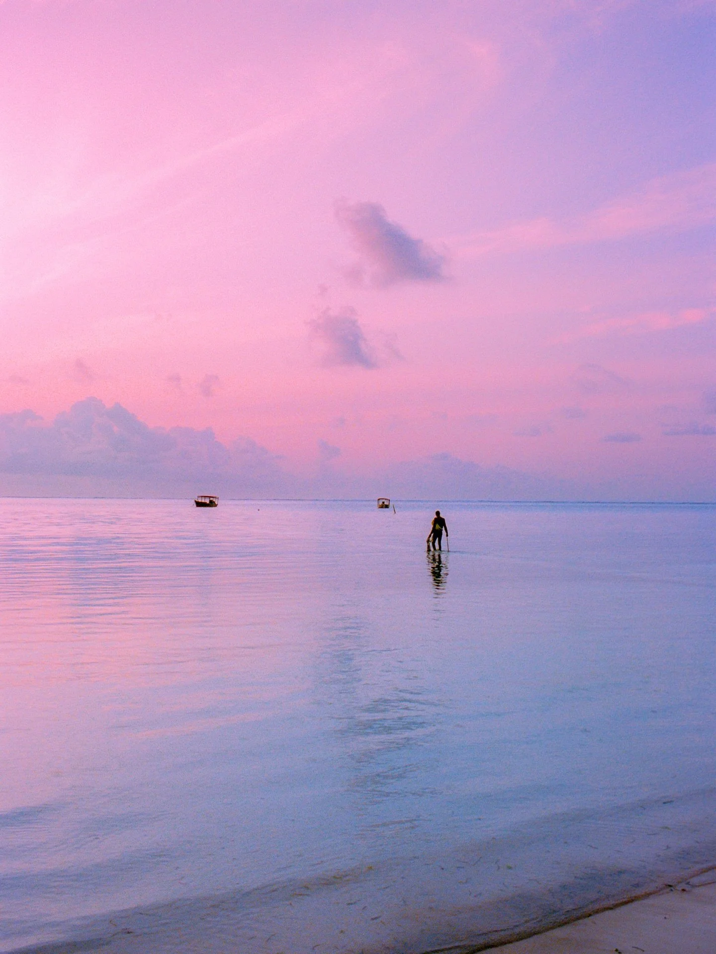 A Conversation With @alexkittoephotos 

Can you introduce yourself and say how you got into photography?

My name is Alex Kittoe and I got into photography in 2018 when I was studying abroad in Alicante, Spain. I bought a Sony A6000 just to document 