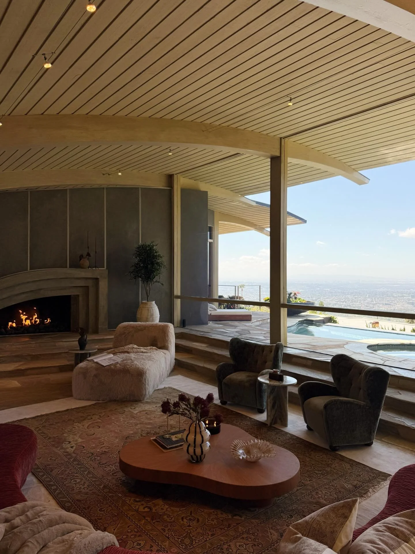 On the market 💎 A Trousdale Estates classic. Harry Gesner design&mdash;where sculptural rooflines, angular geometry, and expansive walls of glass frame uninterrupted jetliner views, from Beverly Hills to Catalina and across the valley. Inside feels 