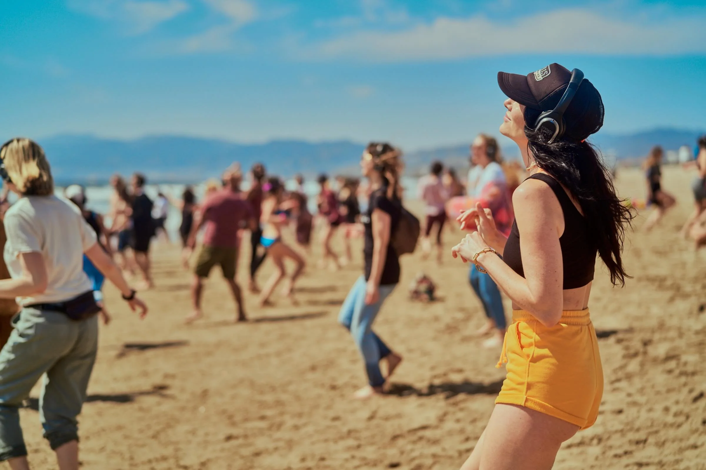 Join us this afternoon on the sands of Venice Beach for a musical dance journey with @alfalpha 🎧

Soulful house, funk, Afro, Latin, hip-hop, and uplifting electronic grooves that will have you moving from the heart!

✨ Today&rsquo;s Schedule
3:30 PM