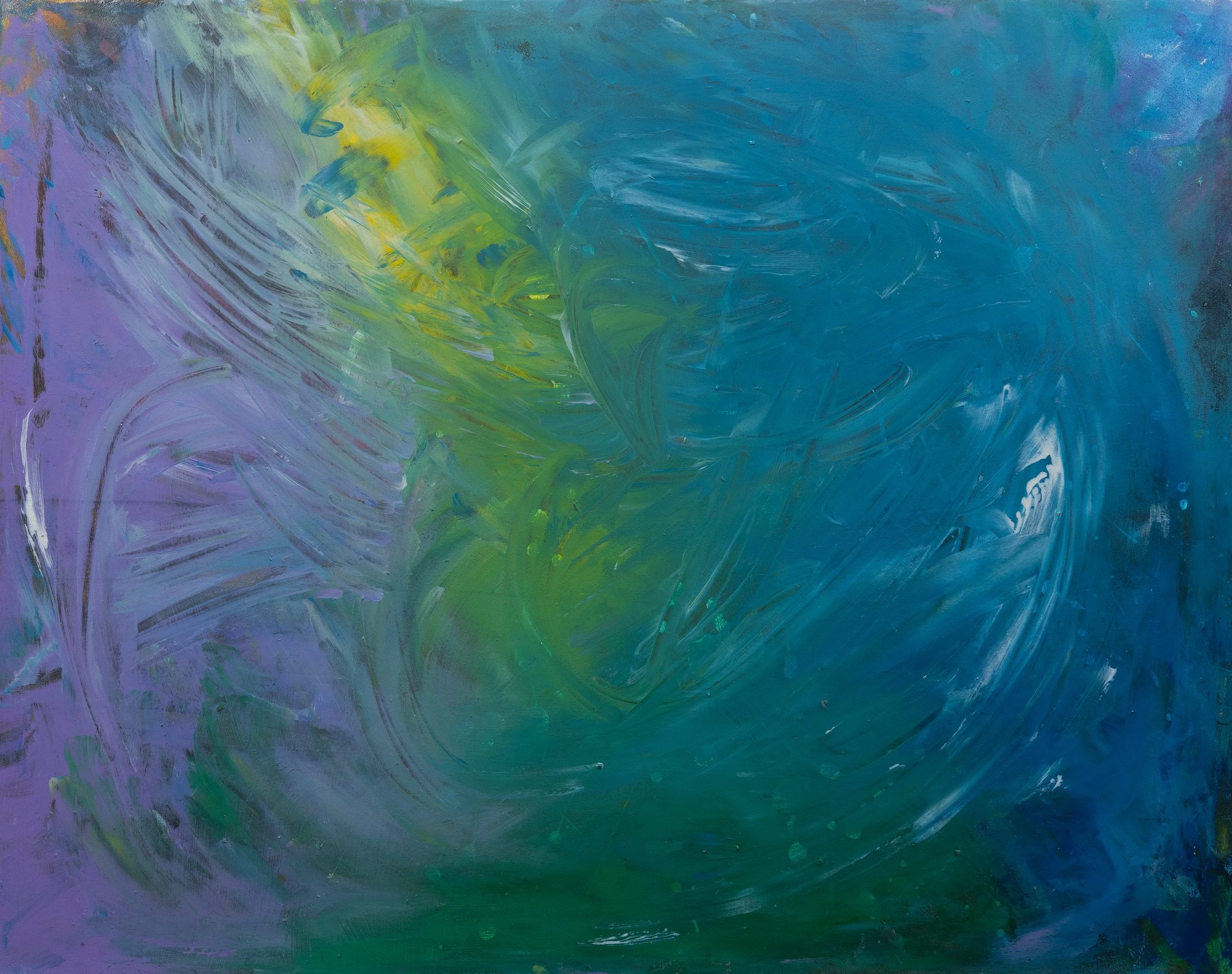 Pintura abstracta con tonos verdes, azules y lilas con trazos y remolinos de pincel.