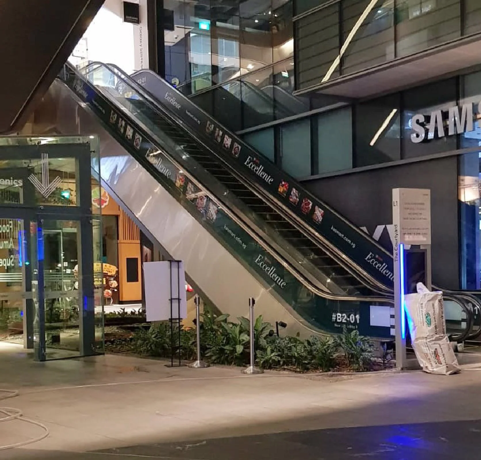 escalator westgate-01.jpg