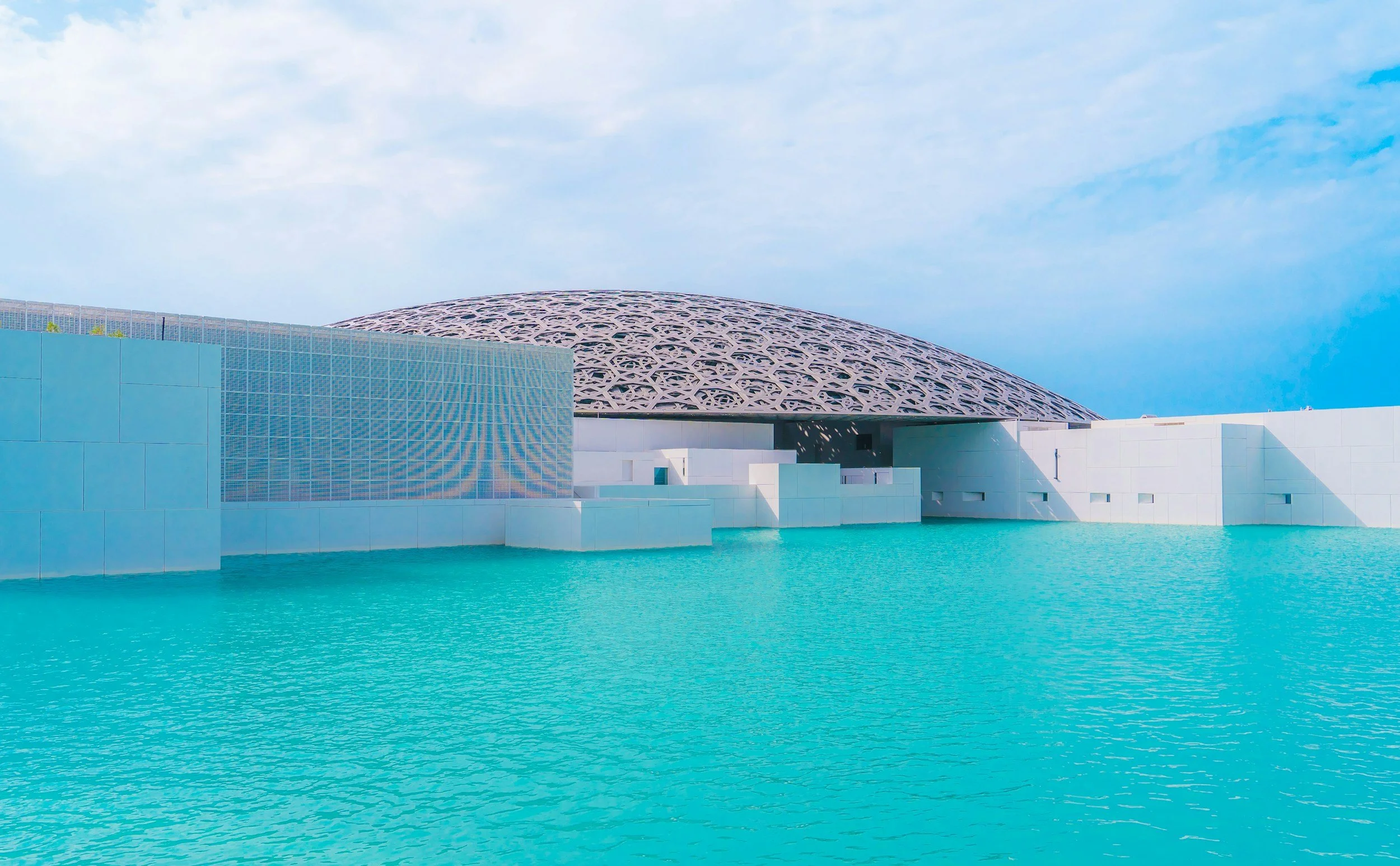 Selling Luxury Dubai &amp; Abu Dhabi: How Agents Win High-End UAE Bookings