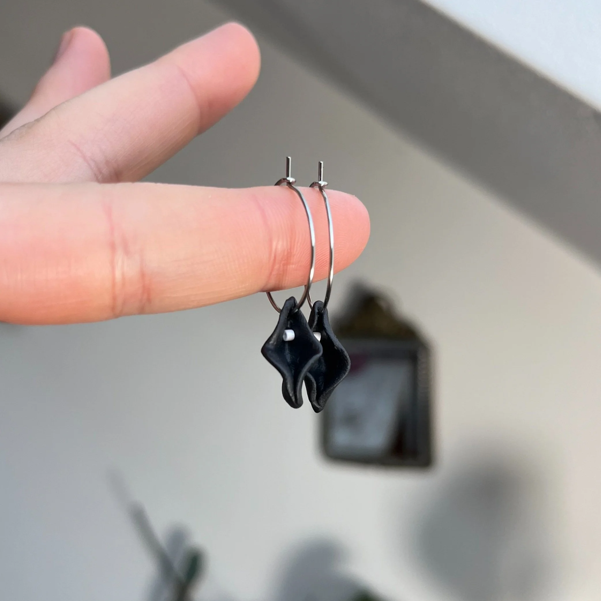 yonilicious earrings
