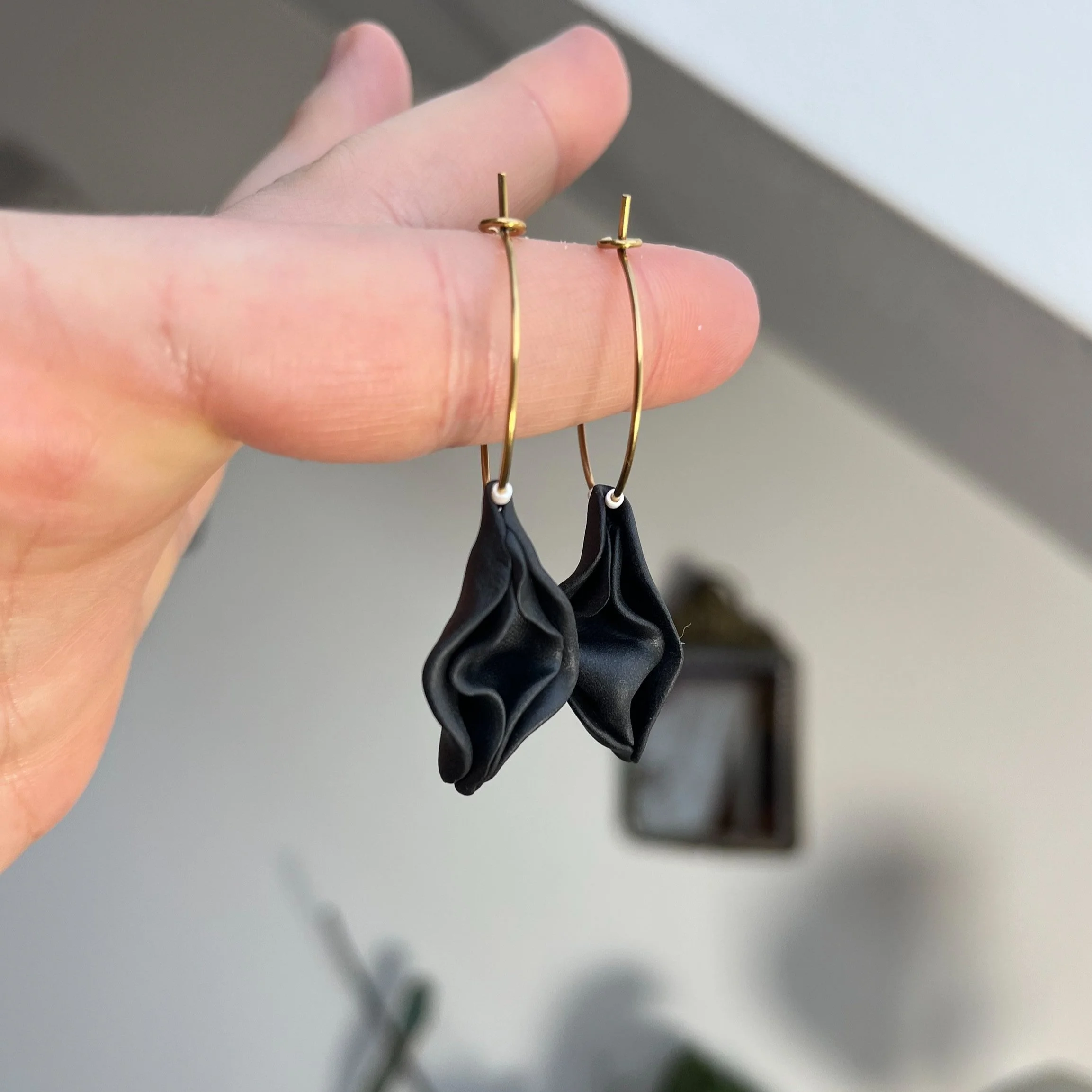 yonilicious earrings