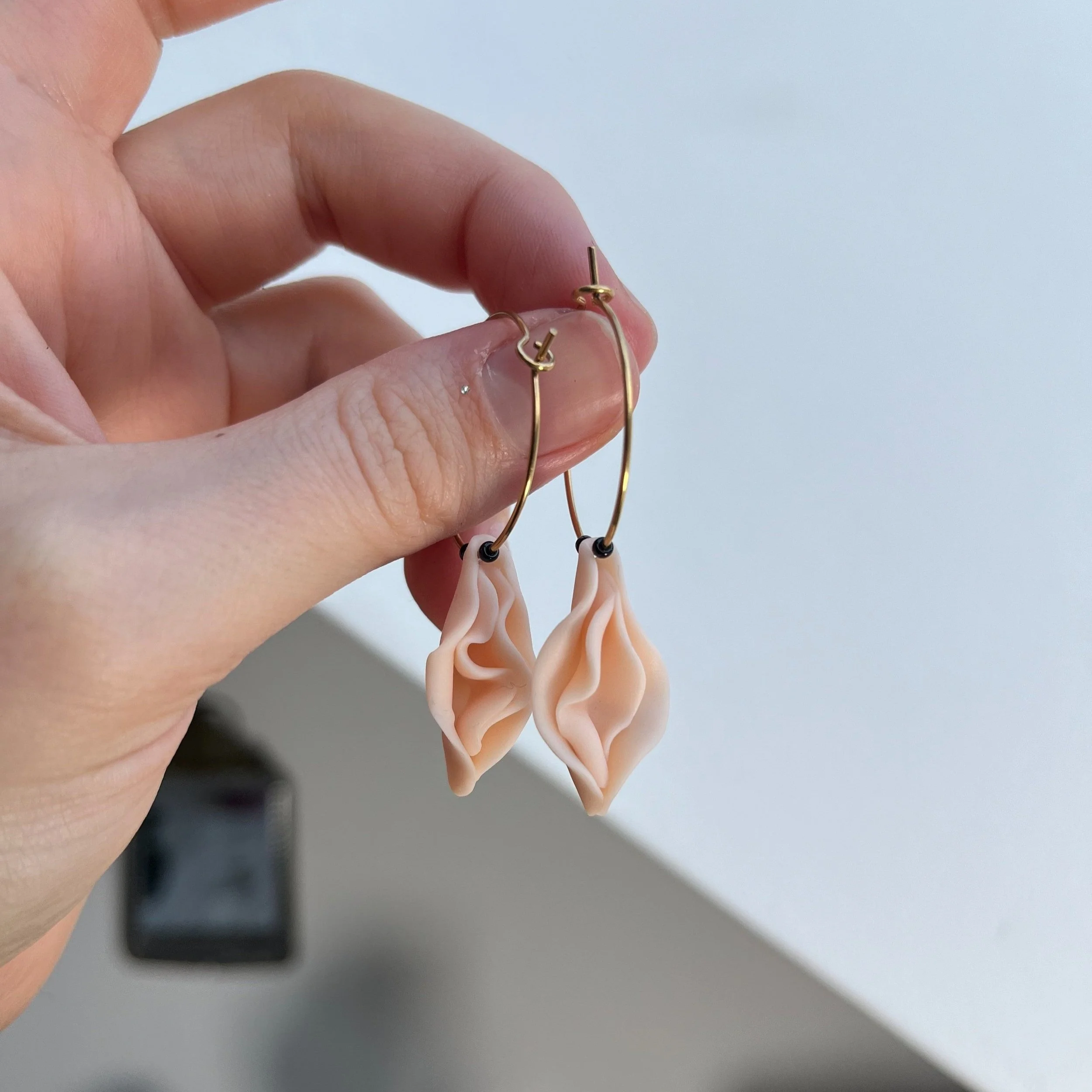 yonilicious earrings