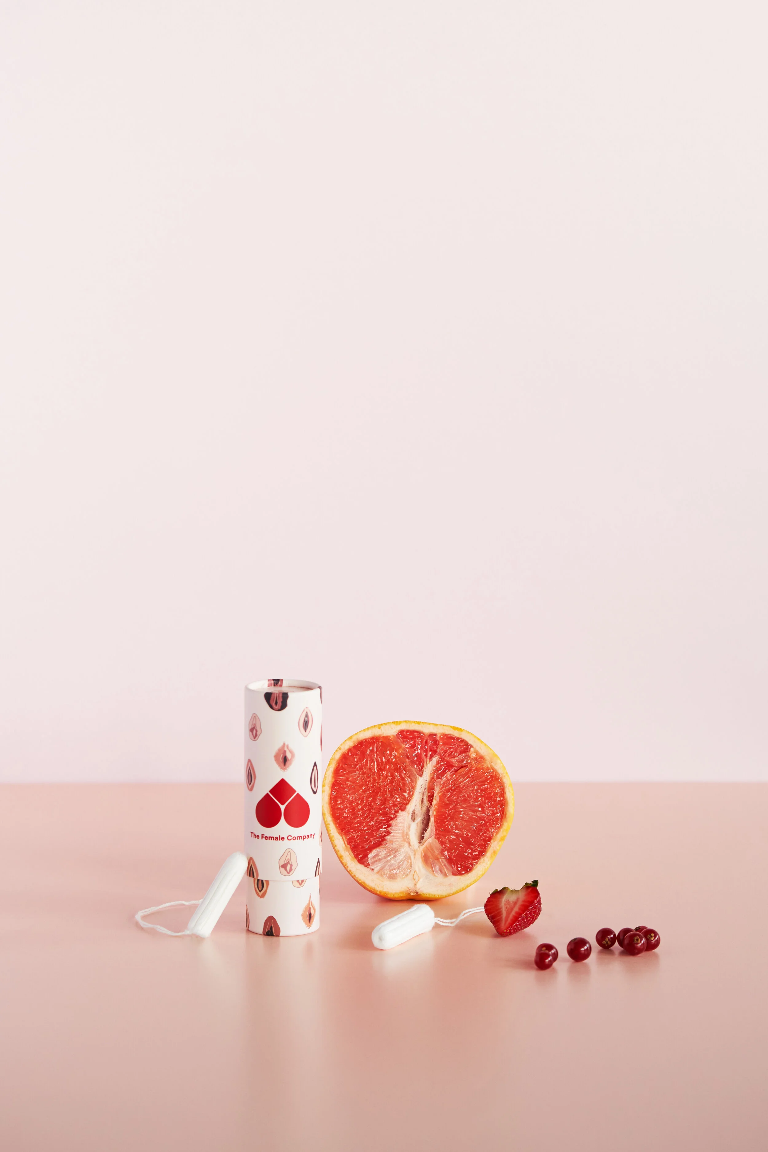 Foto von einer To Go Tampon Box mit Illustrationen von Katharina Lorenz