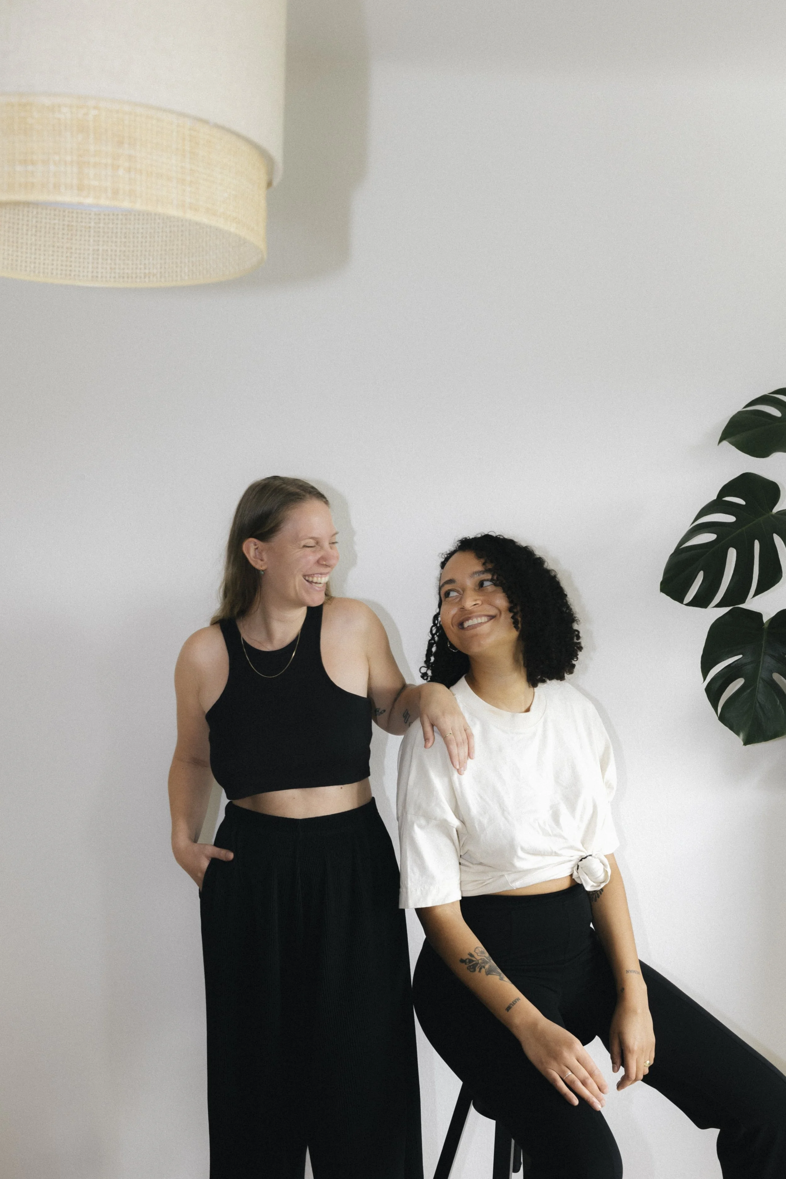 Katharina Lorenz Grafikdesignerin und Illustratorin aus Wien und Patricia Macamo Sexological Bodyworkerin aus Dresden