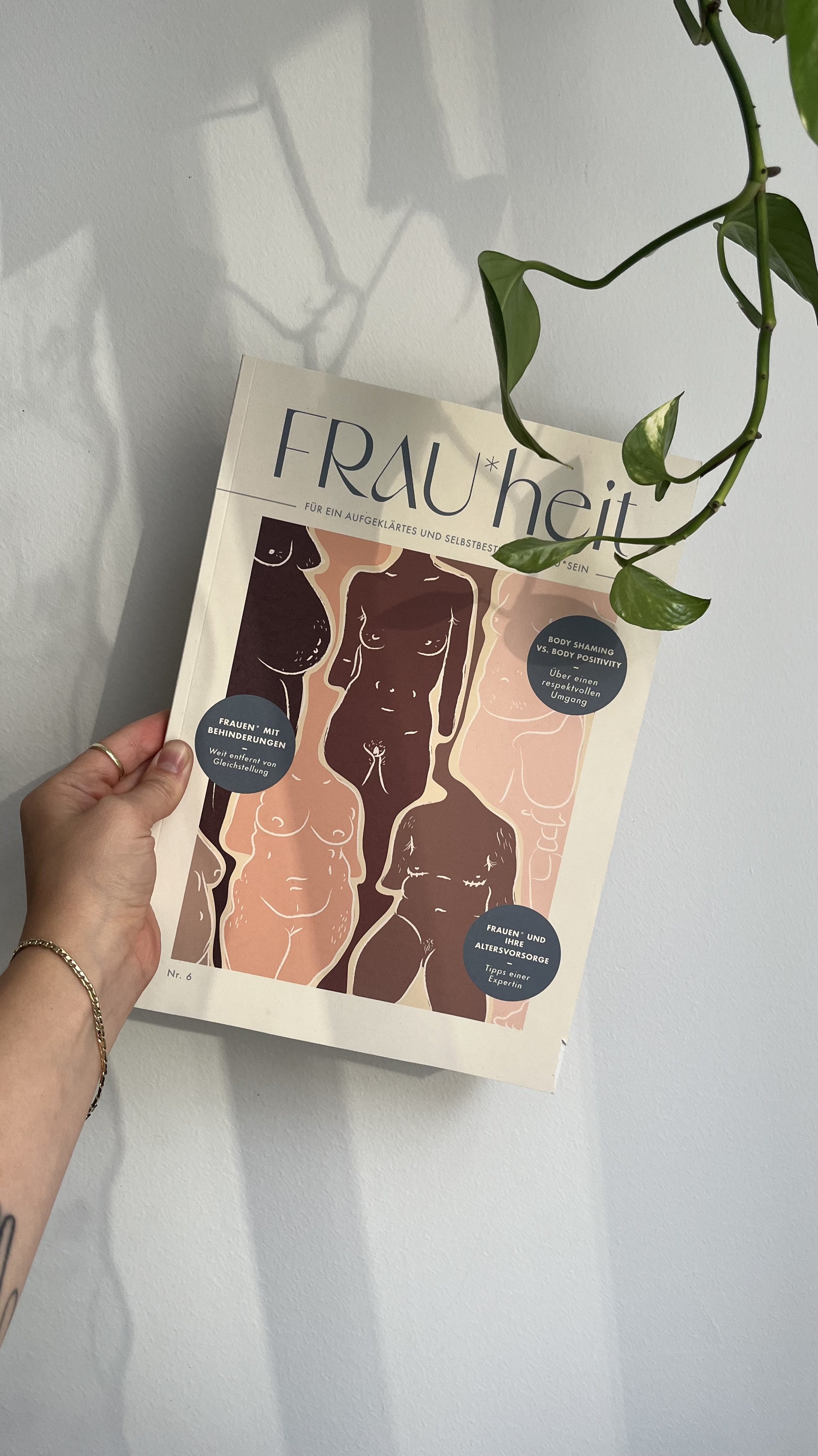 Cover von dem Magazin Frau*heit, von Katharina Lorenz, Grafikdesignerin und Illustratorin aus Wien