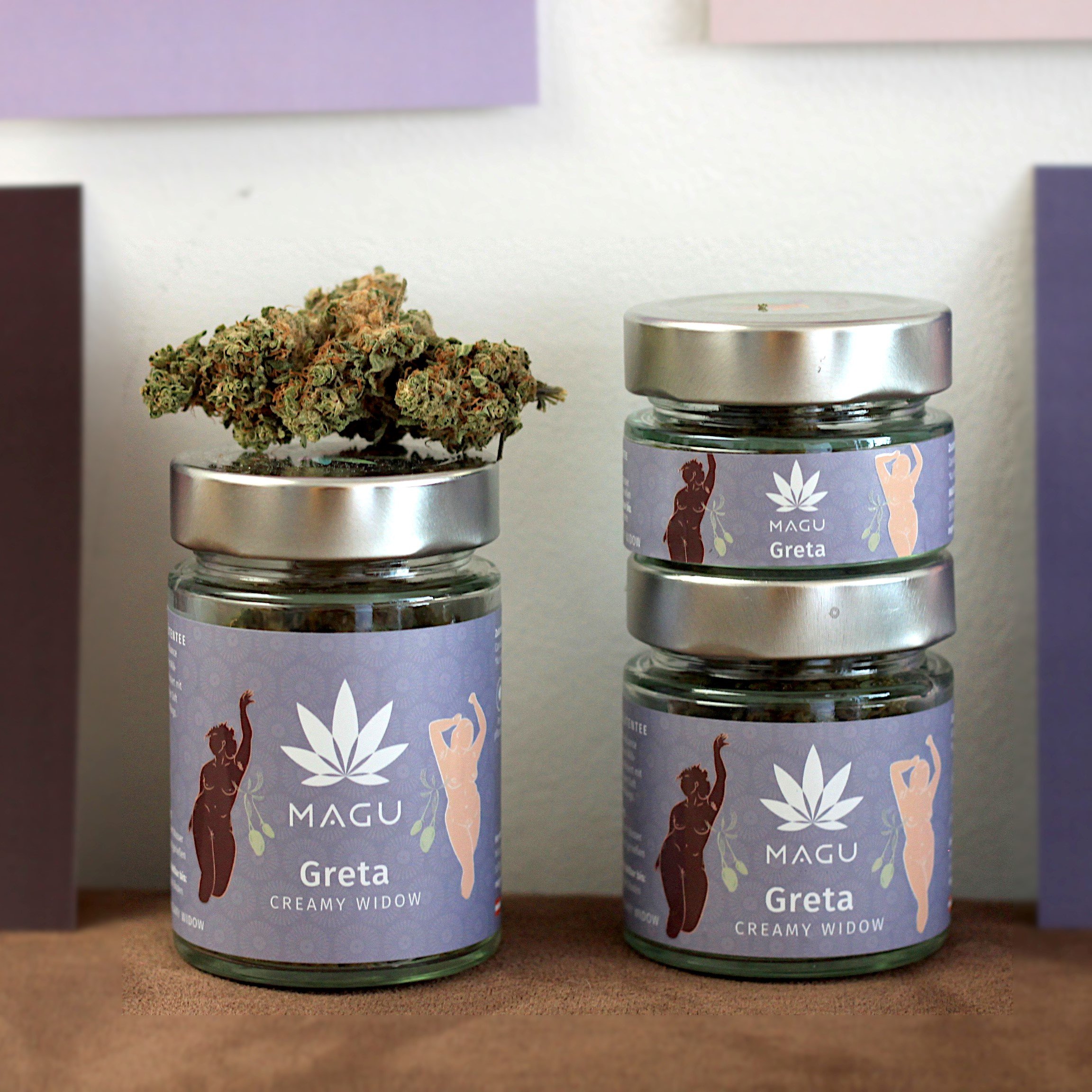 Fotos von Magu CBD mit Etiketten von Katharina Lorenz