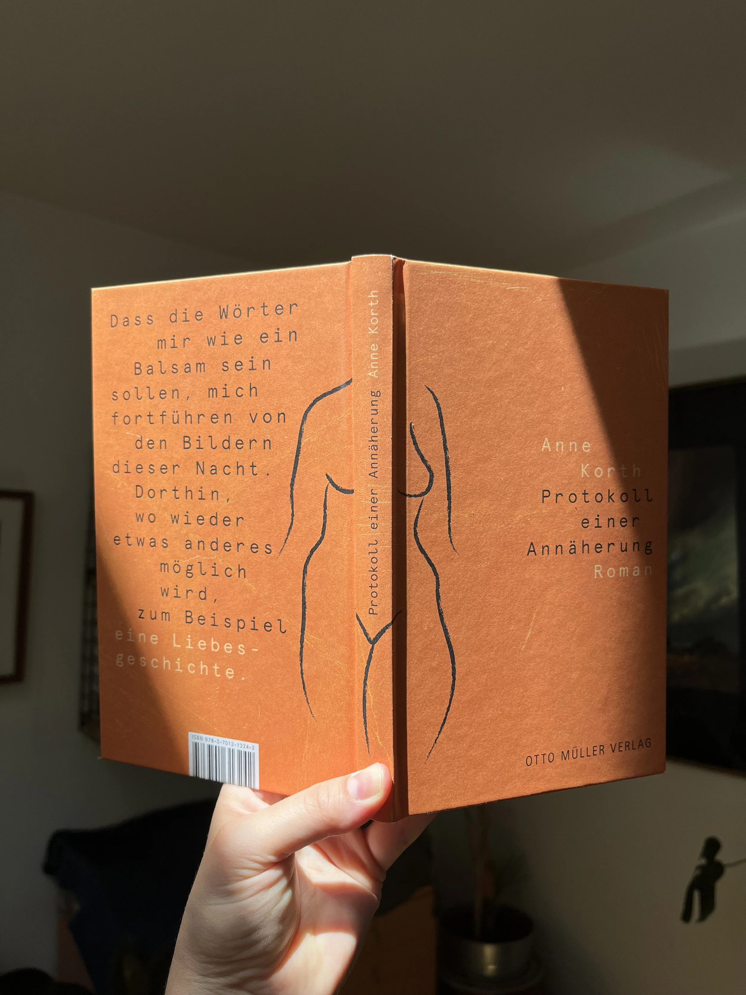 Buchcover mit Frauenillustration von Katharina Lorenz, ©honestdesign