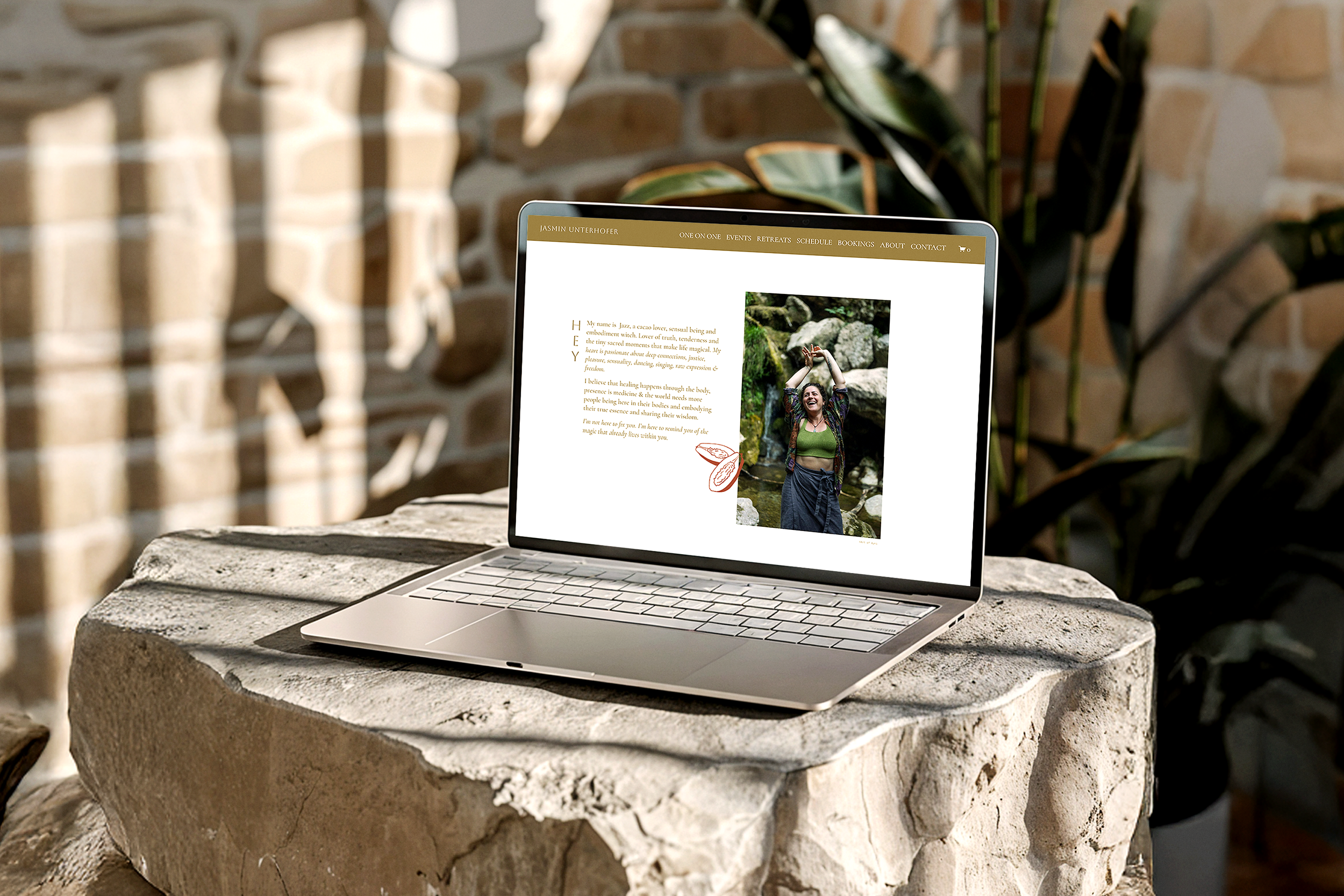 Mockup von Website von Jasmin Unterhofer, designt von Katharina Lorenz
