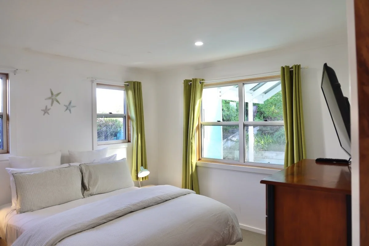 Master bedroom with Queen bed